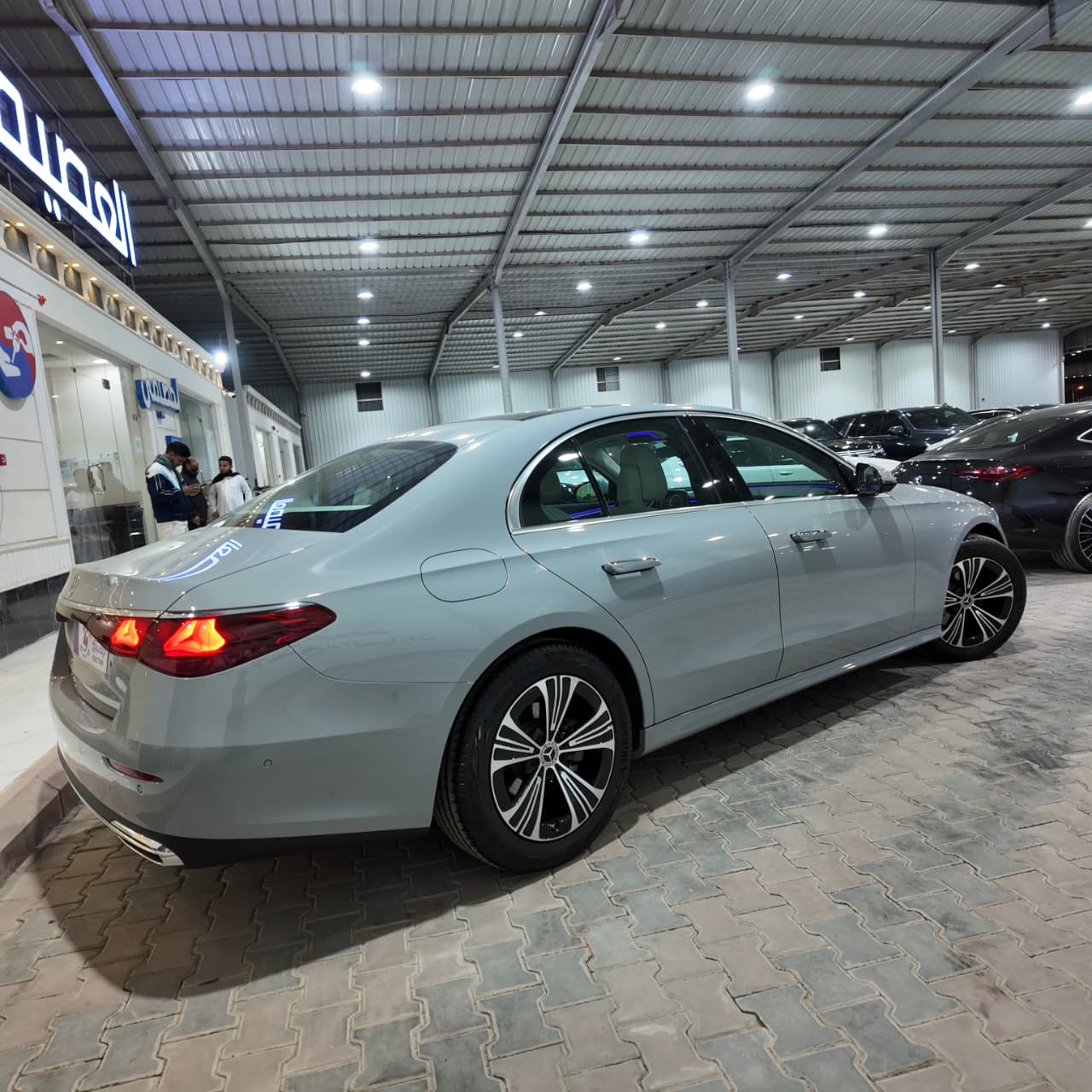 E200