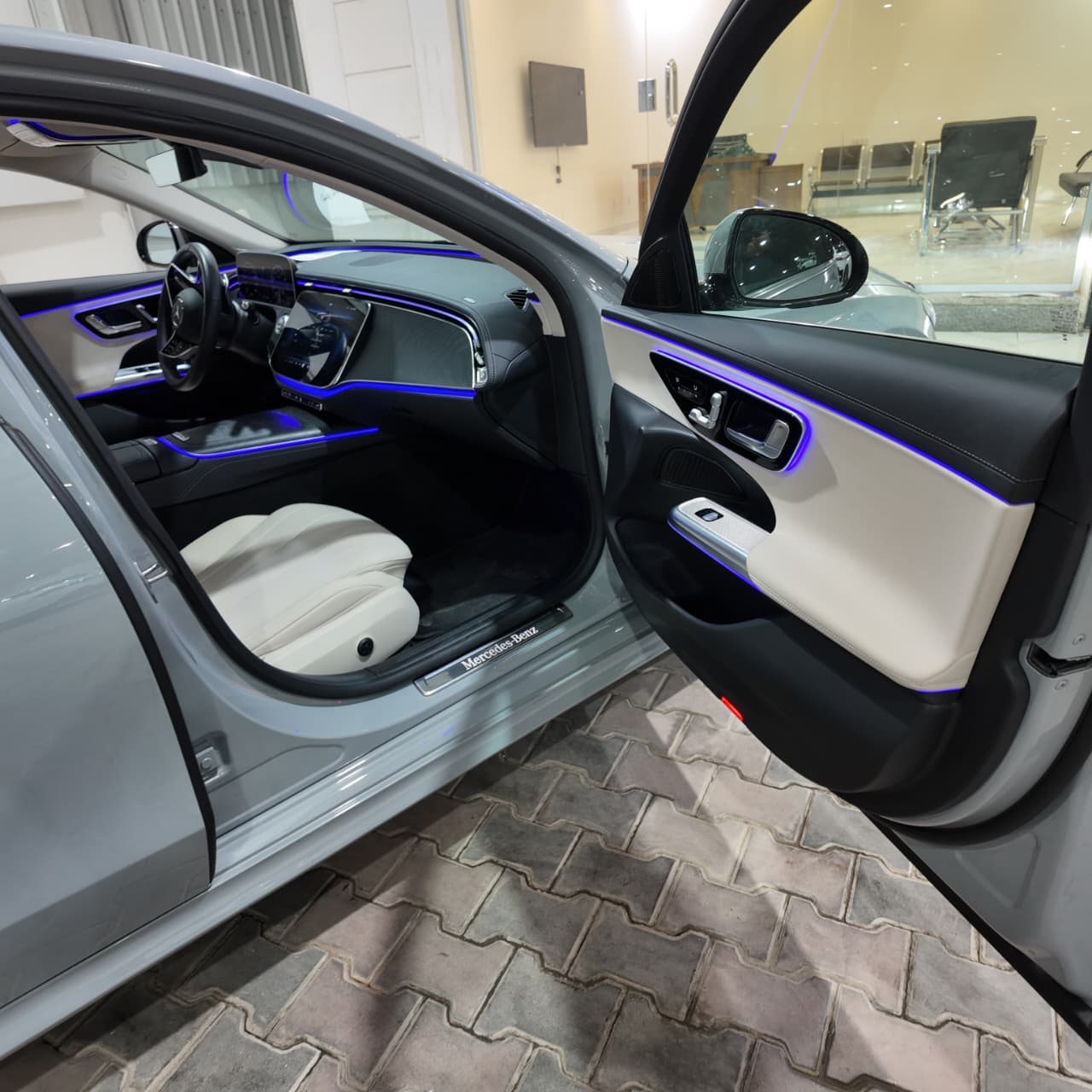 E200