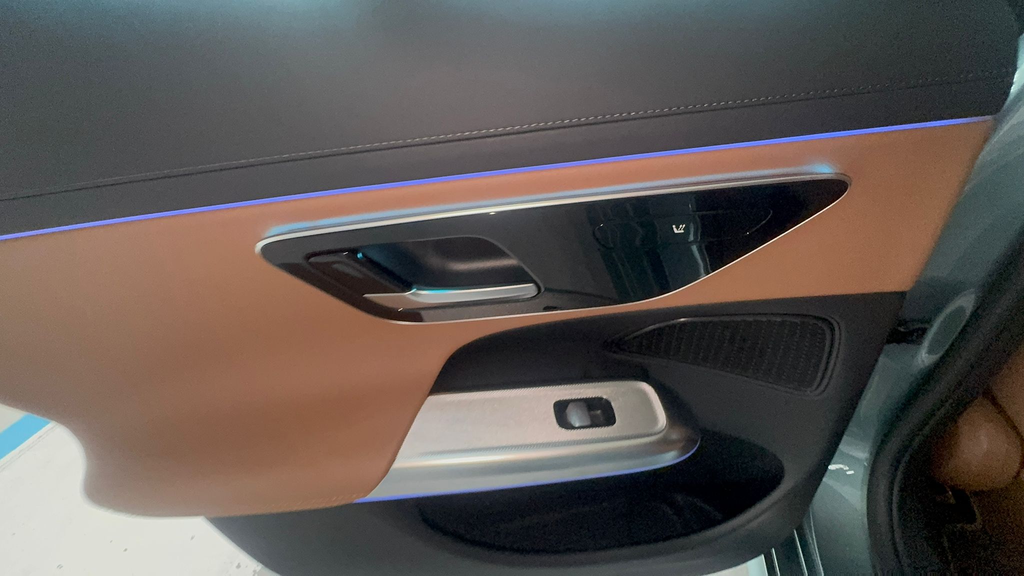 E200