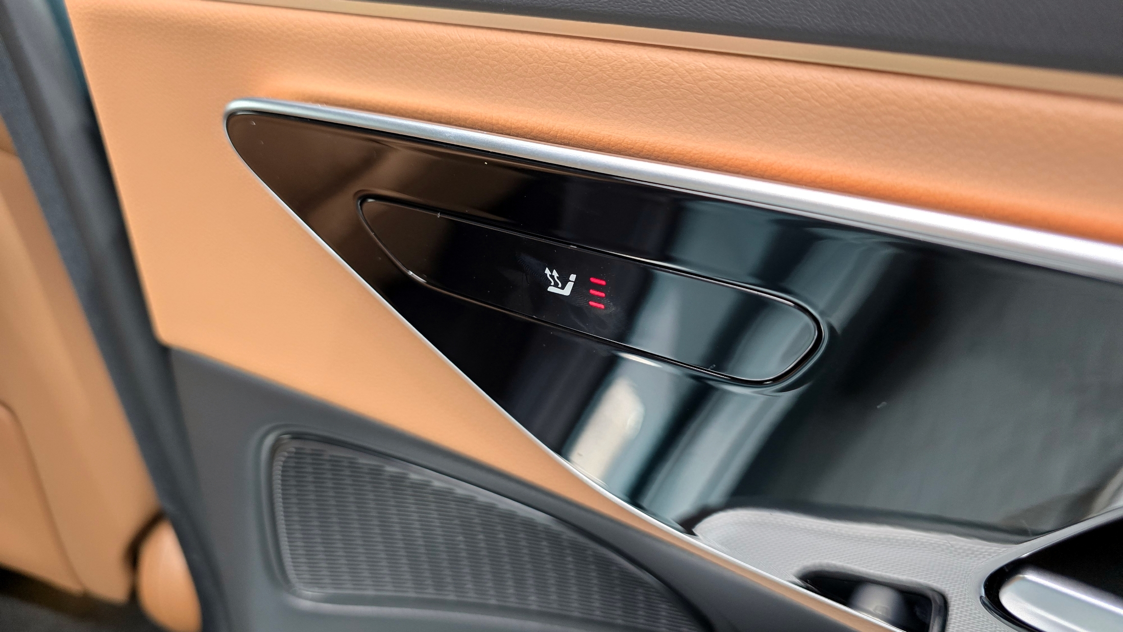 E200