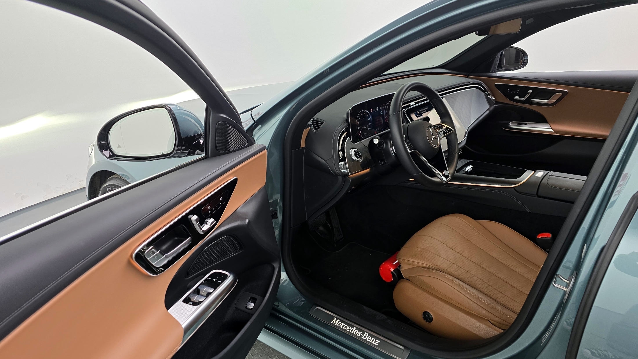 E200