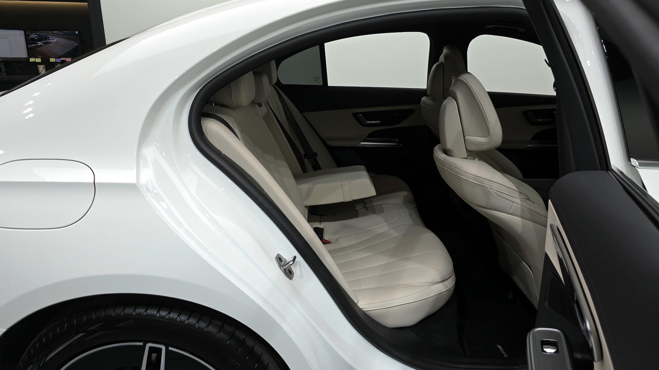 E200