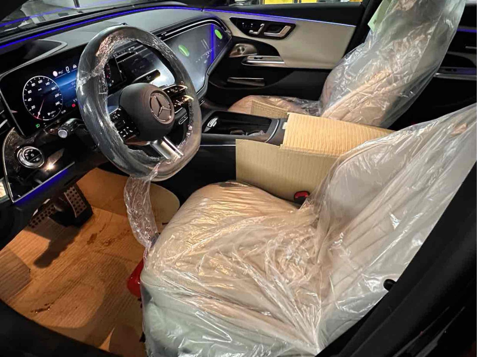 E300