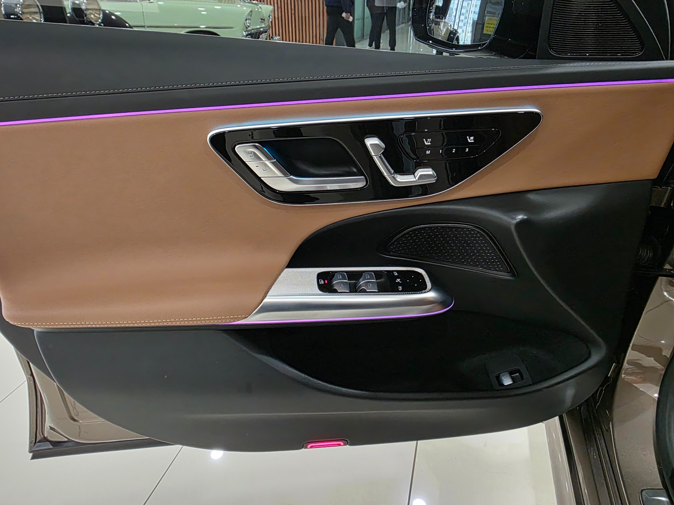 E200