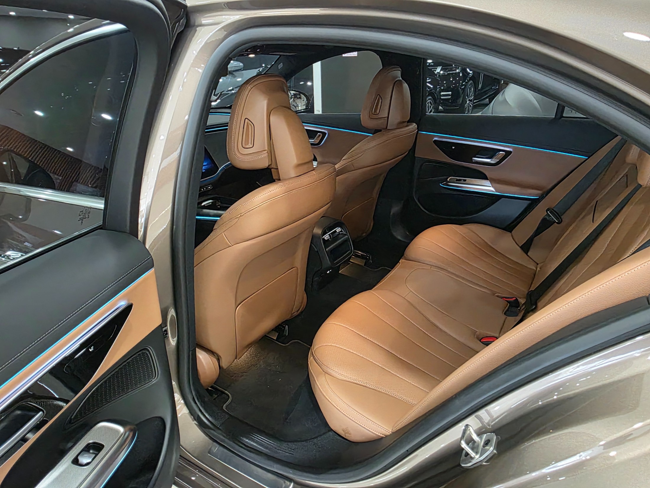 E200