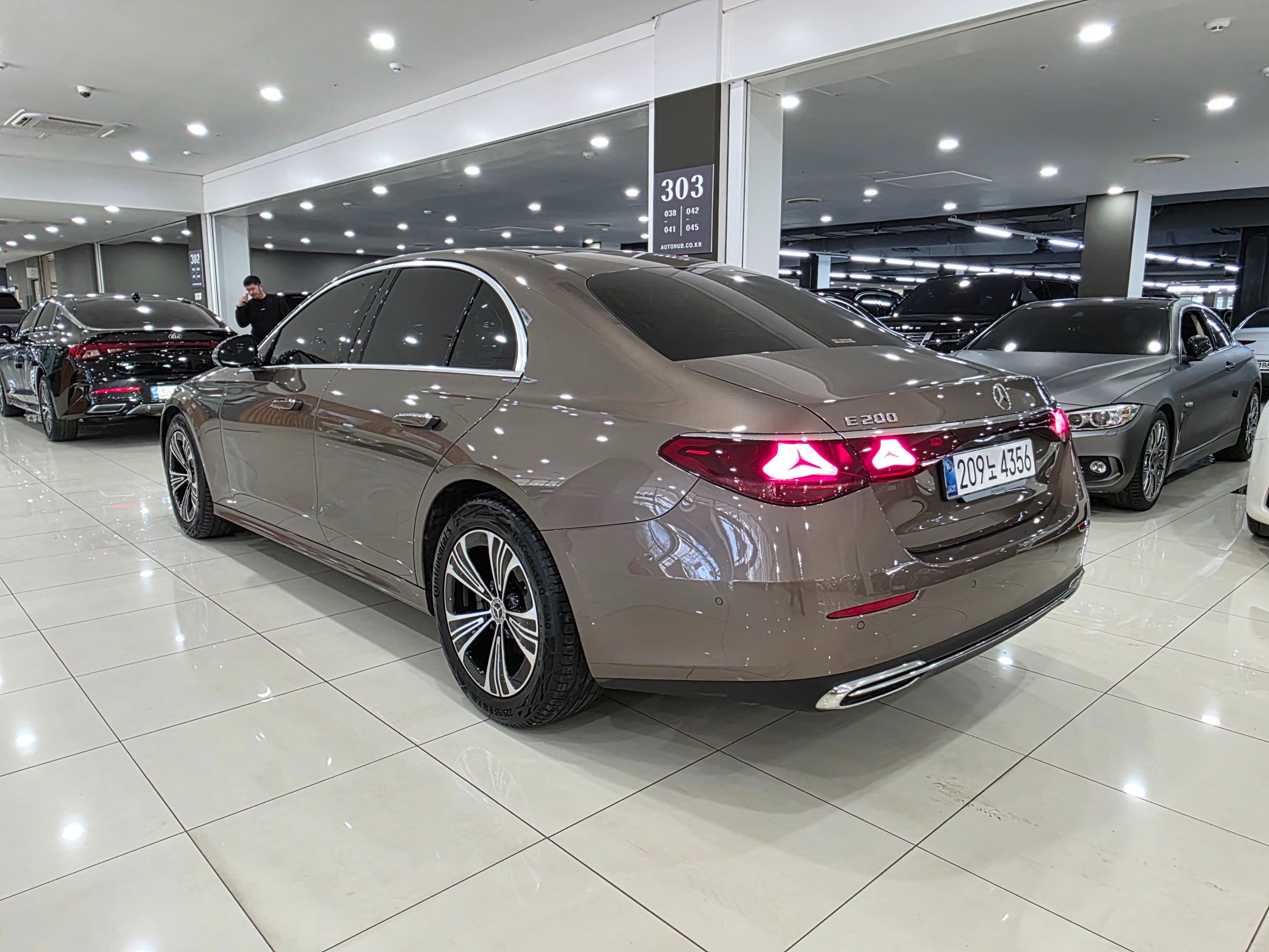E200