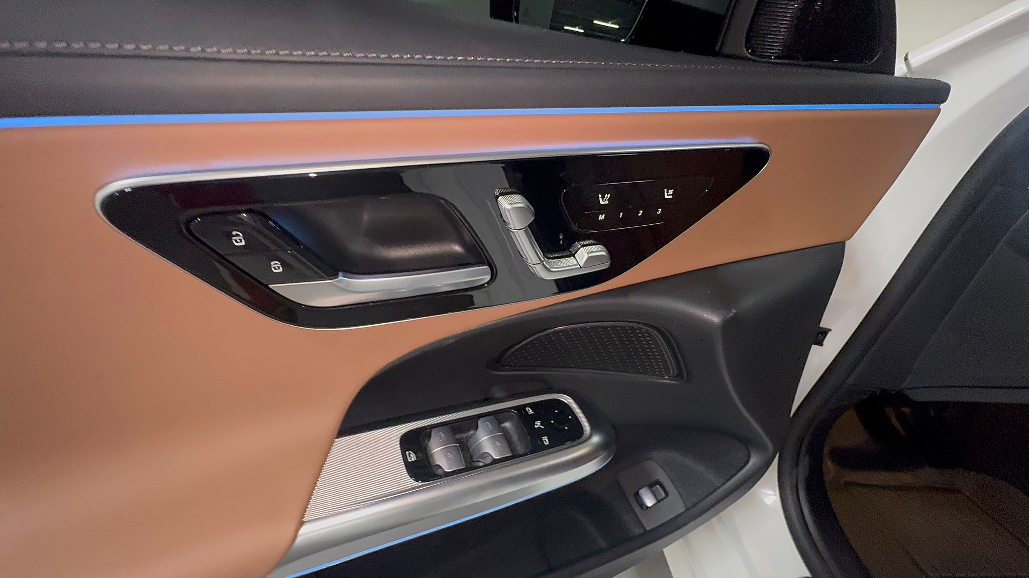 E200