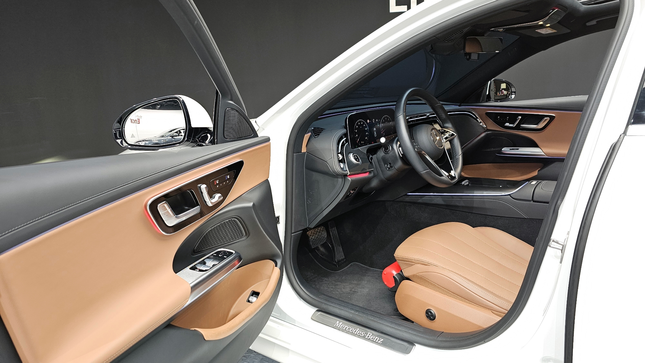 E200