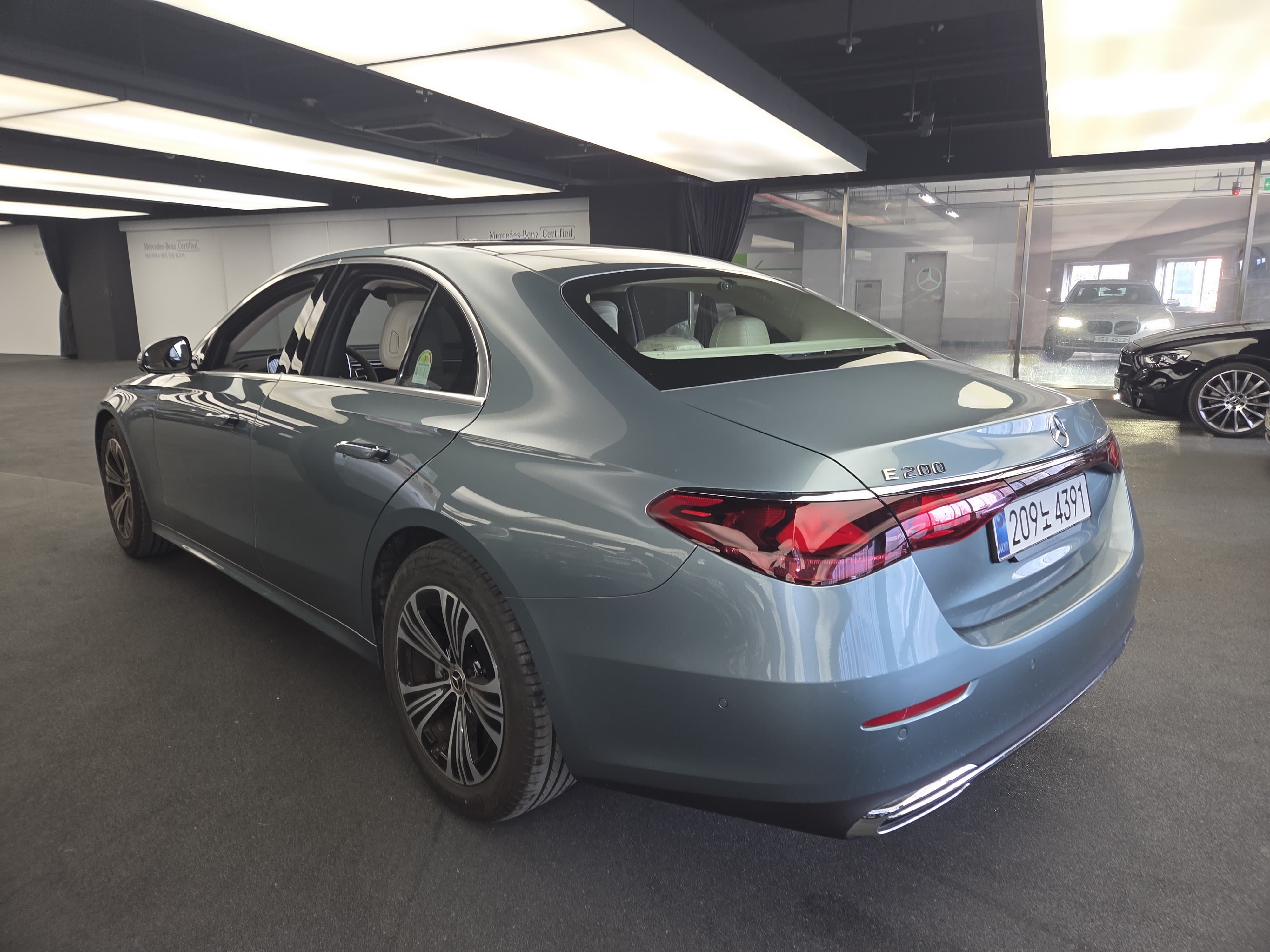 E200