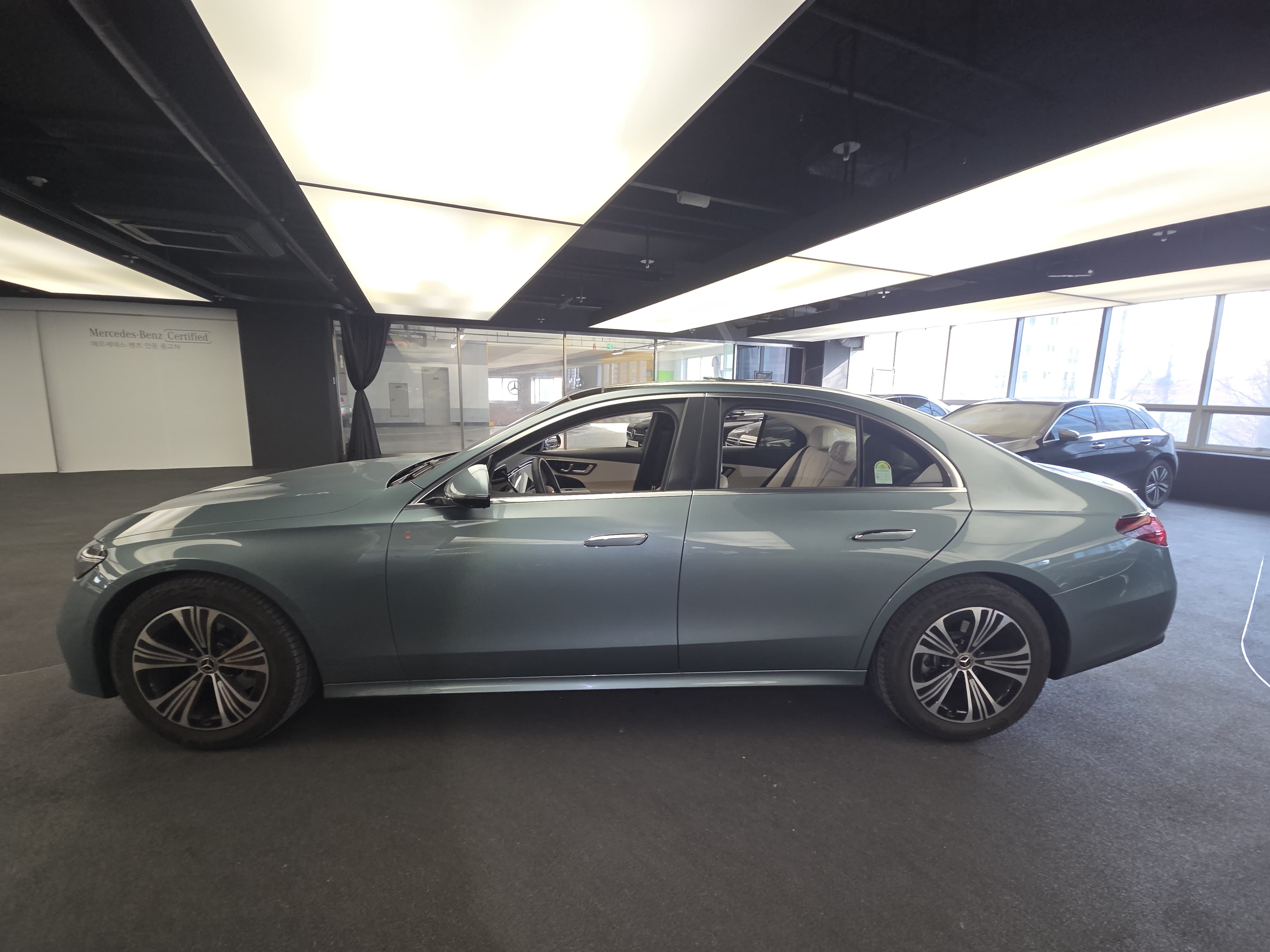 E200