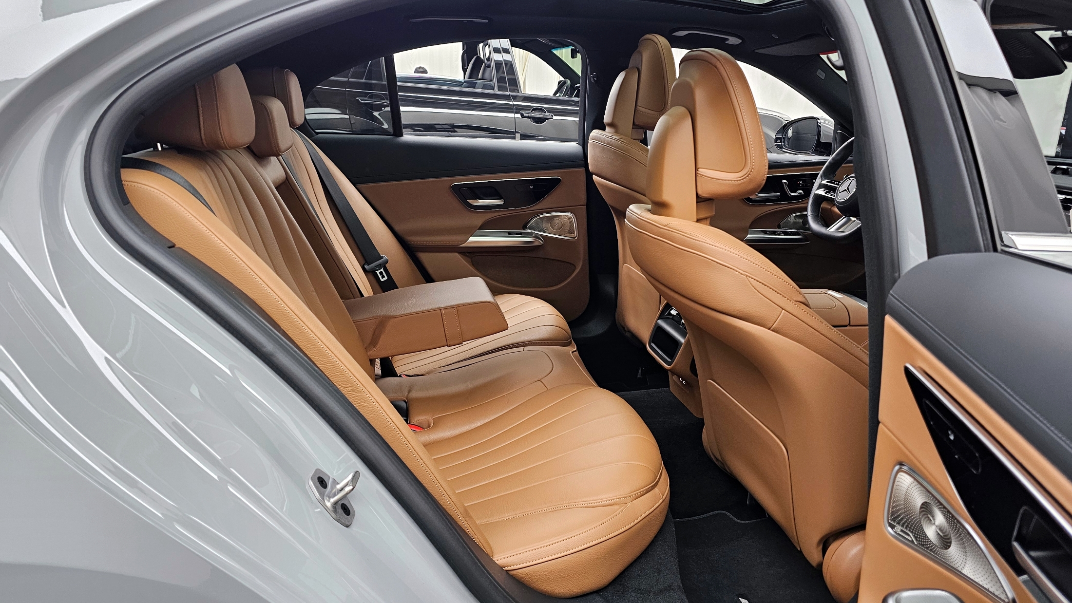 E300