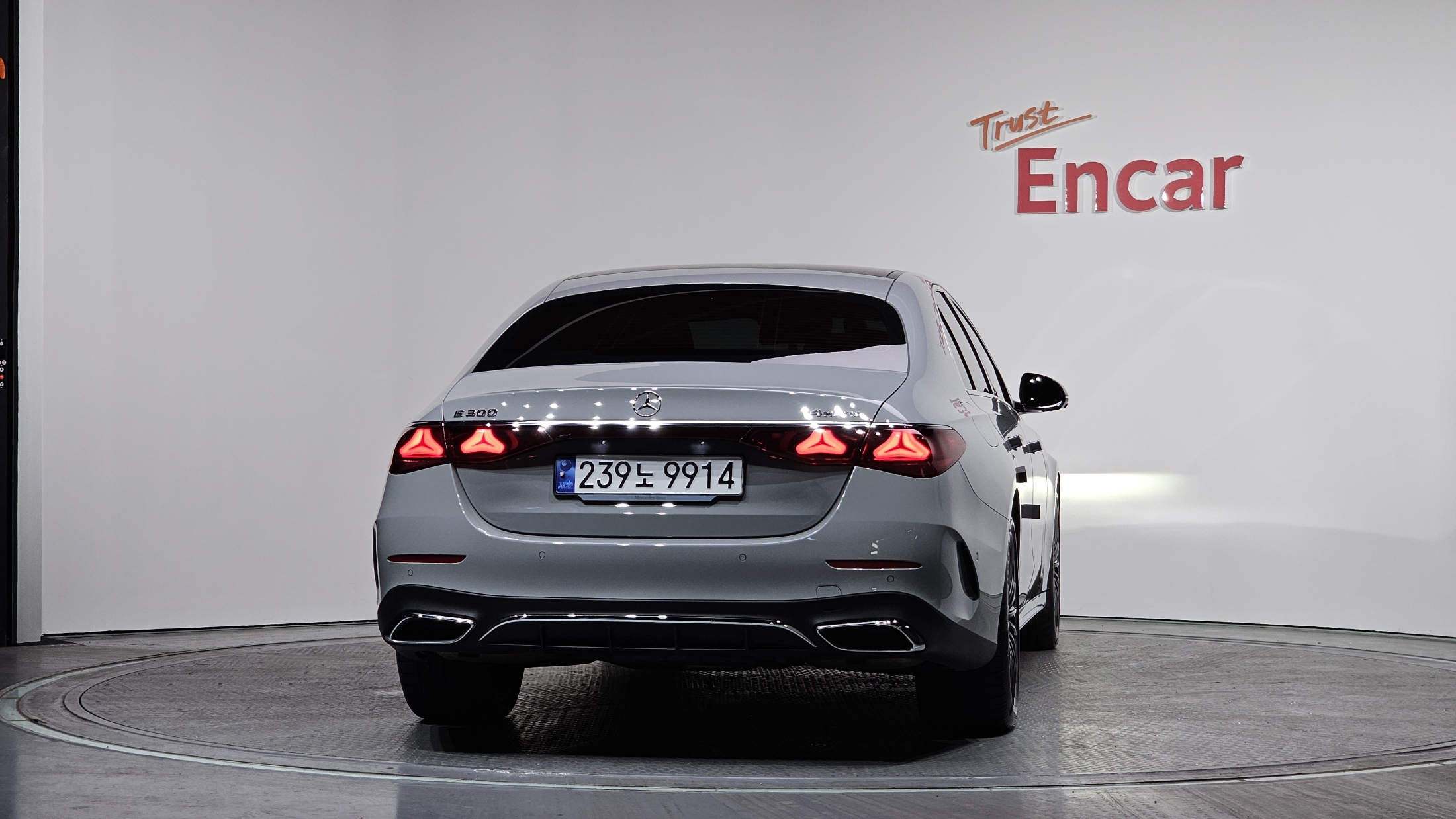 E300