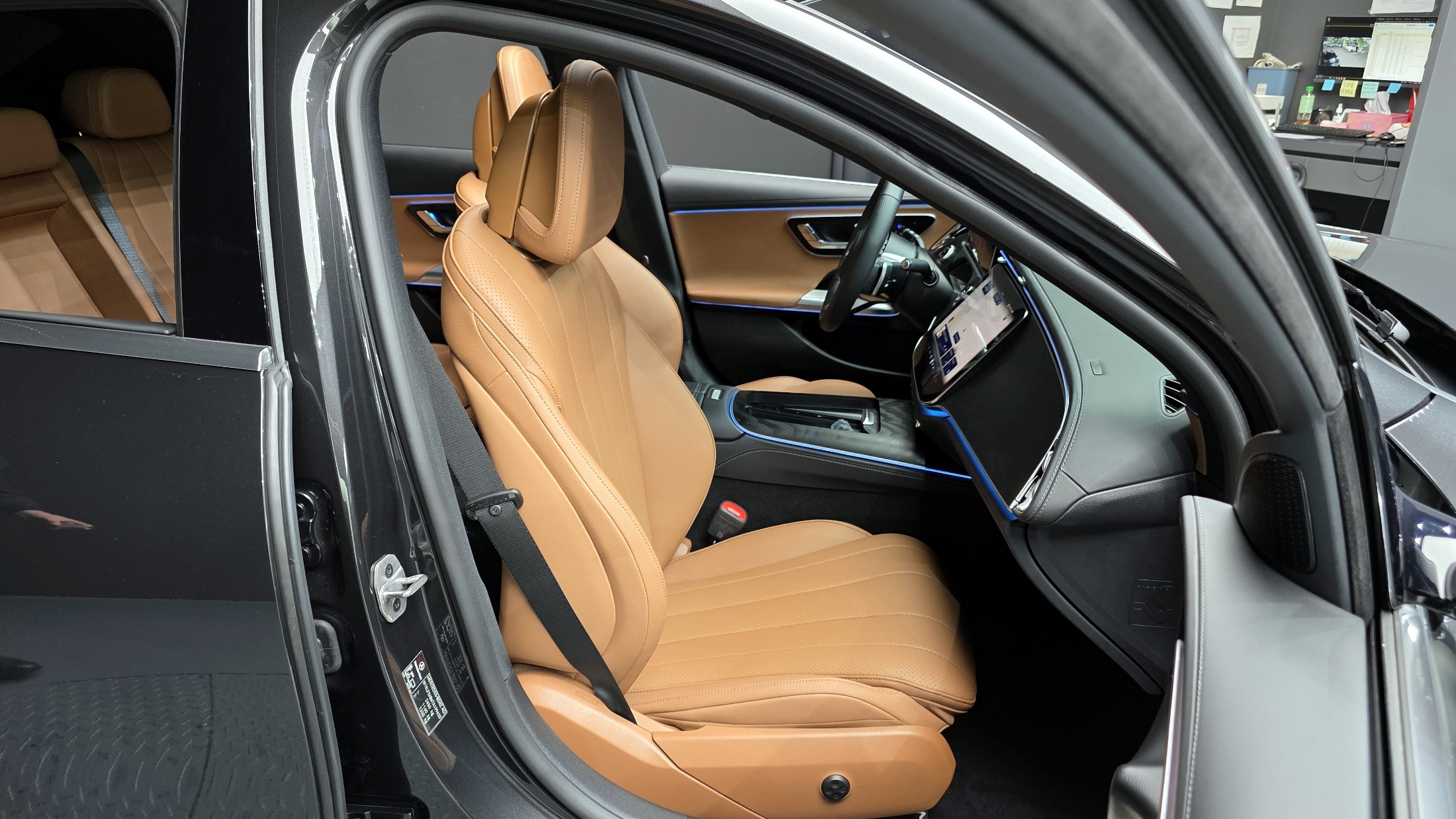 E200