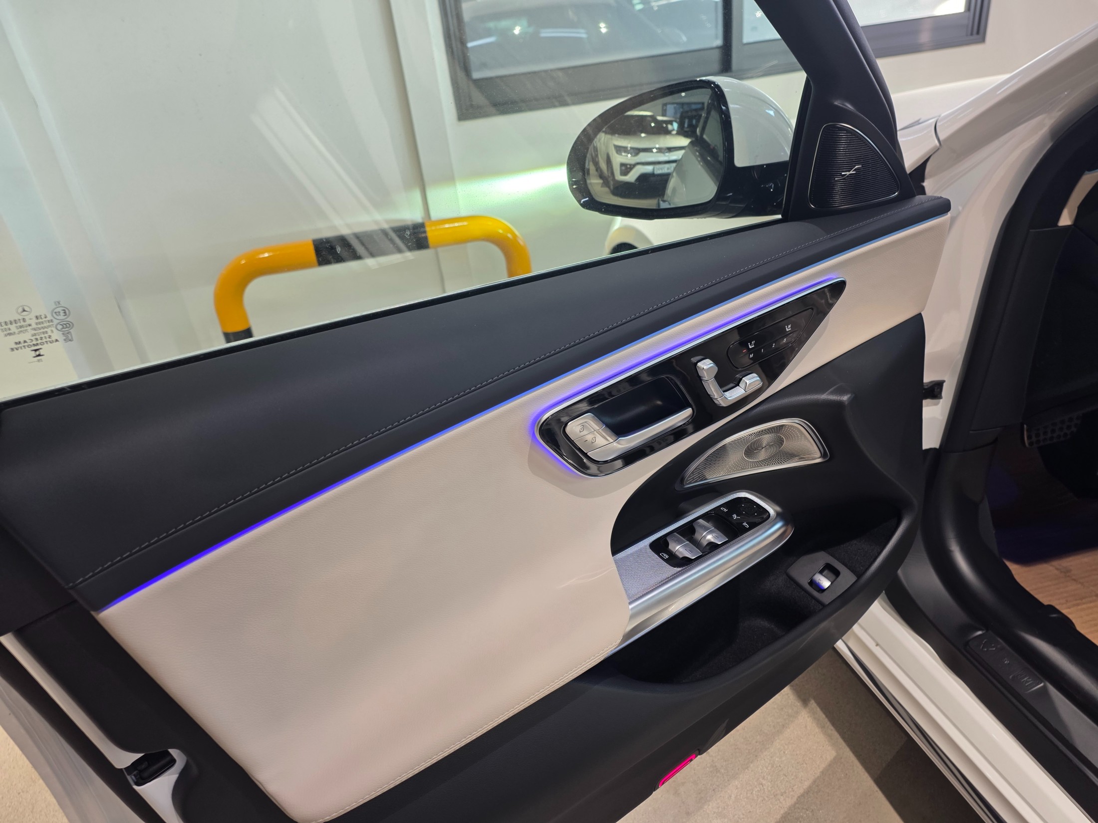 E300