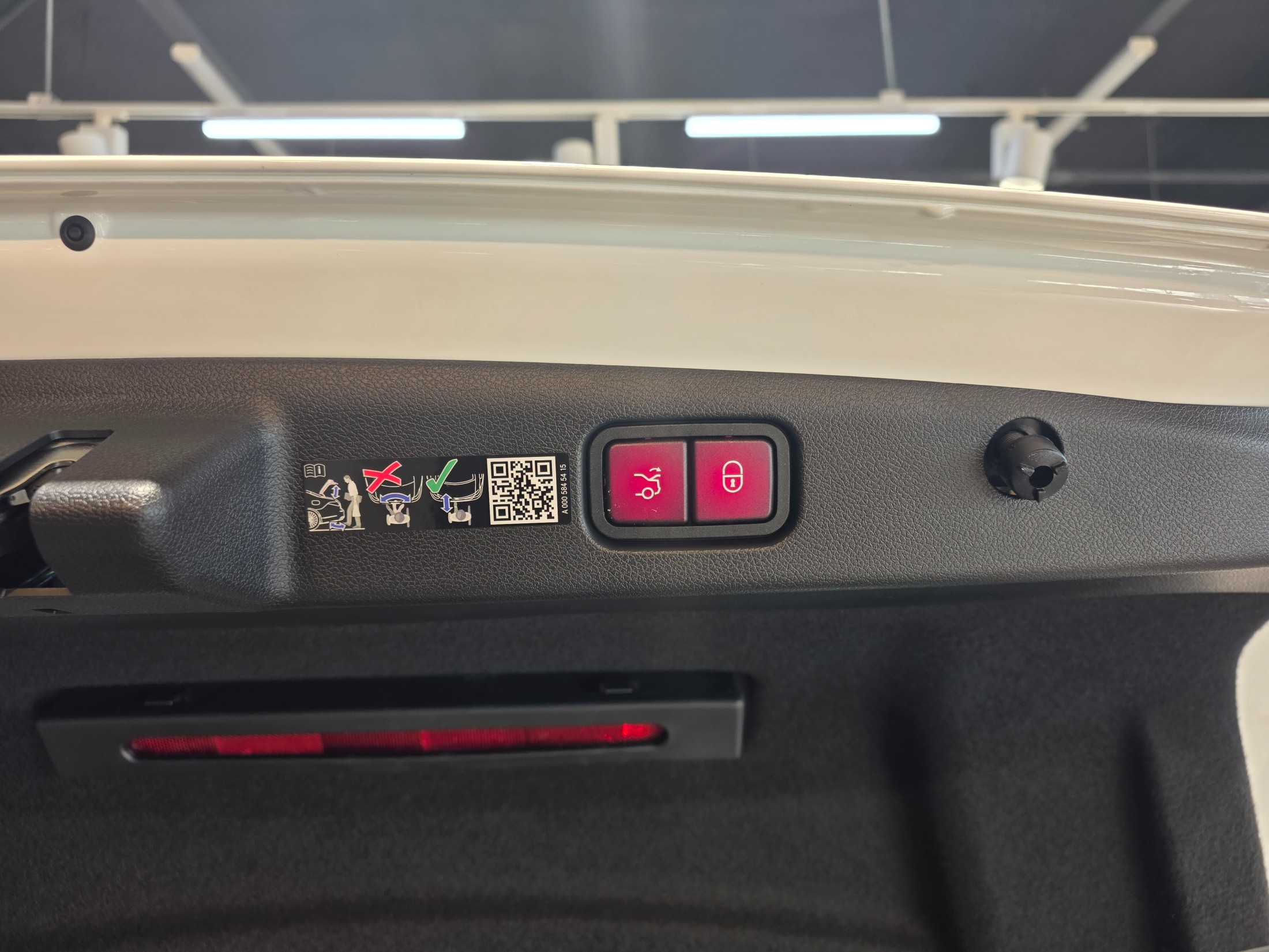 E300