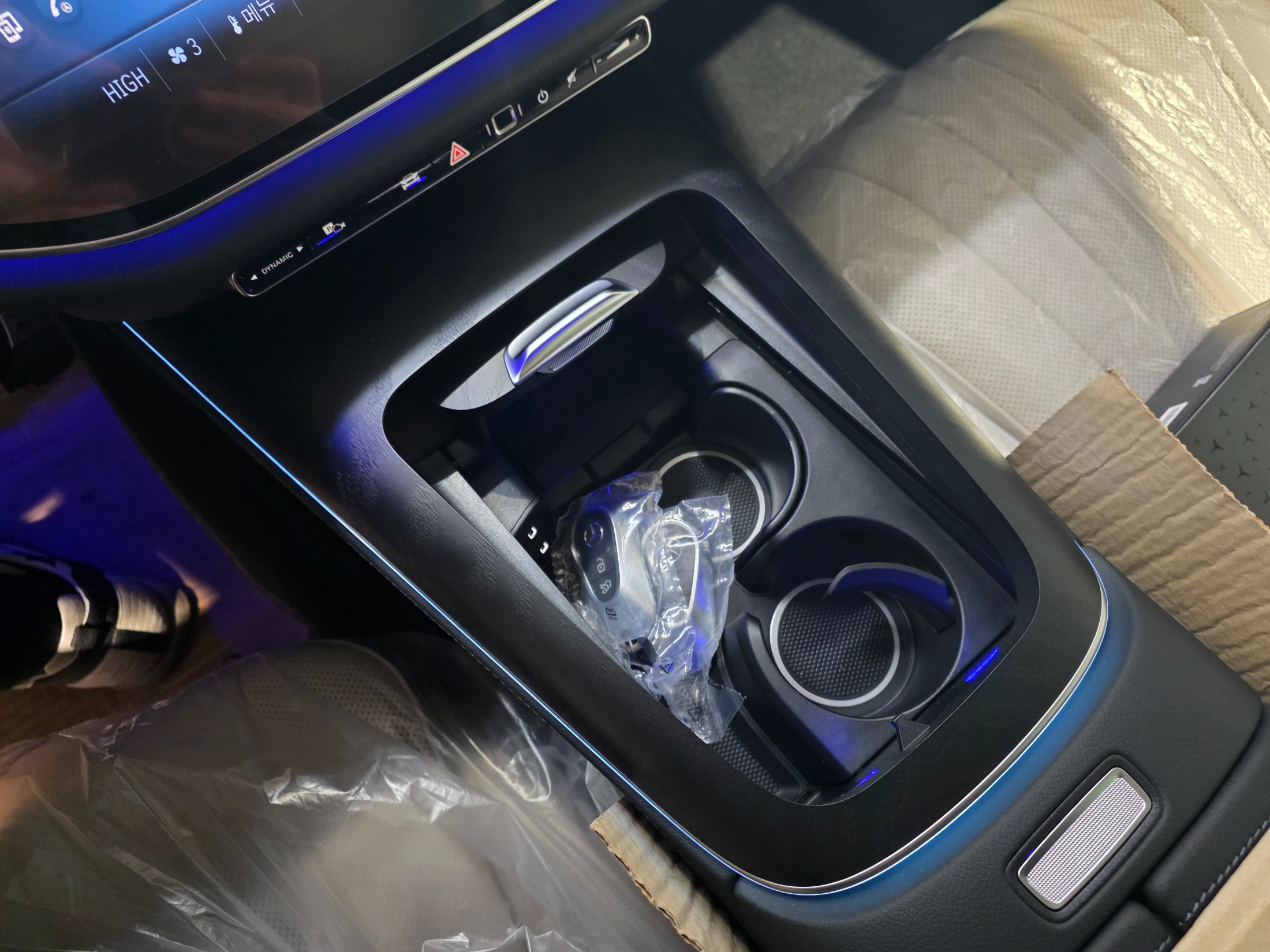 E300