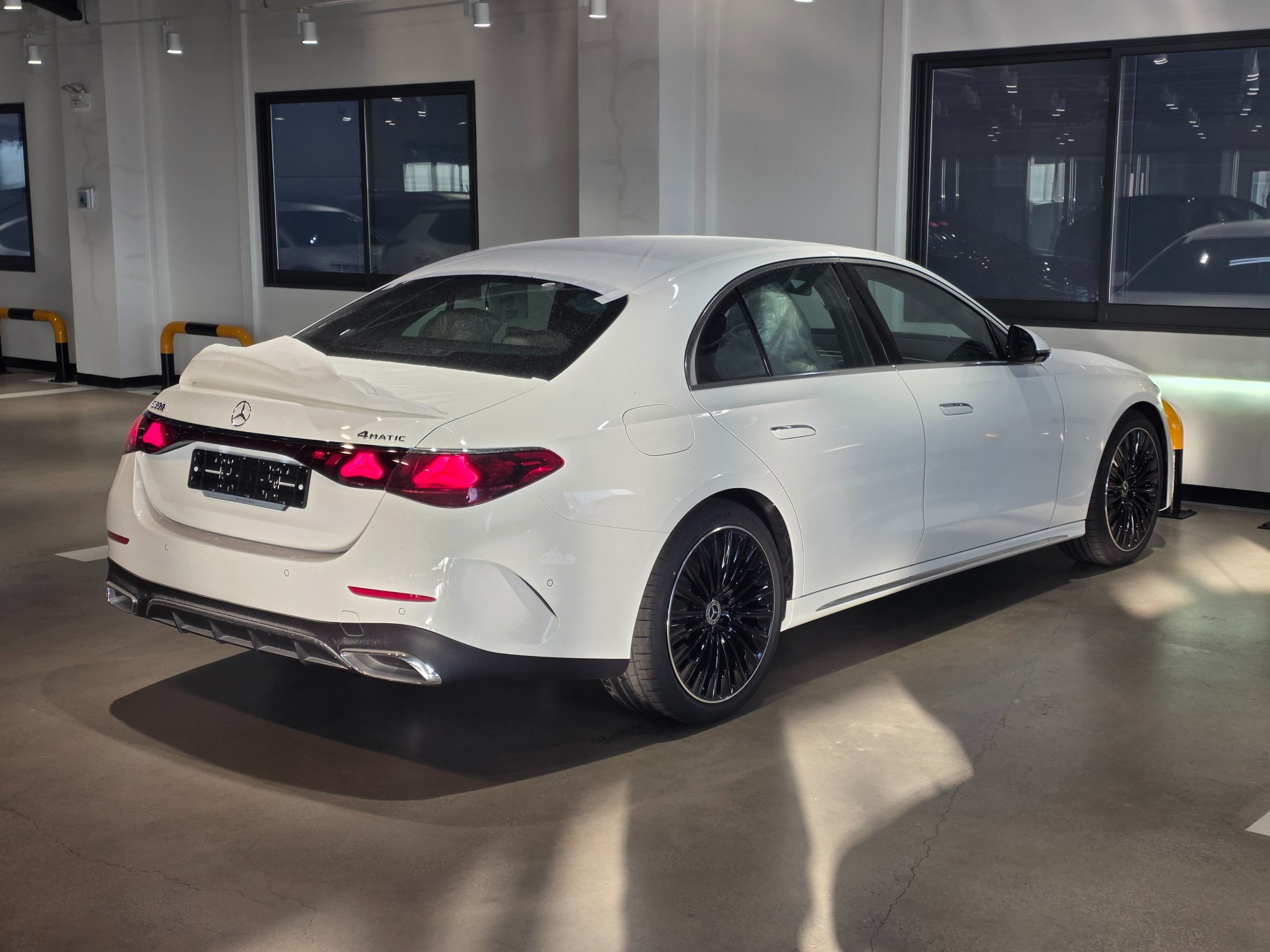E300
