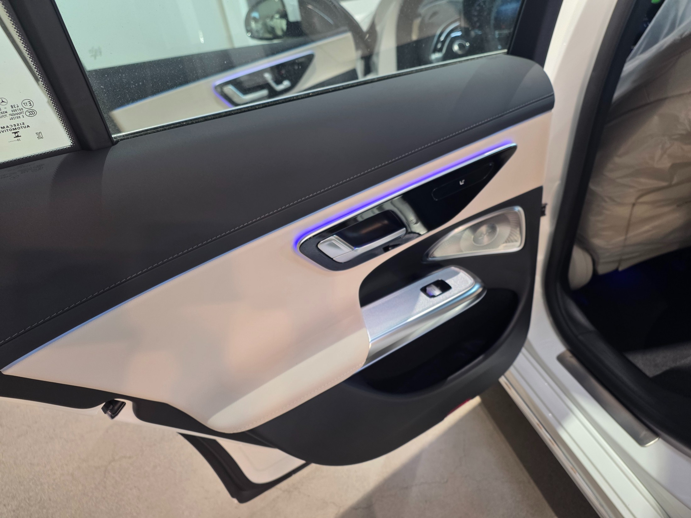 E300