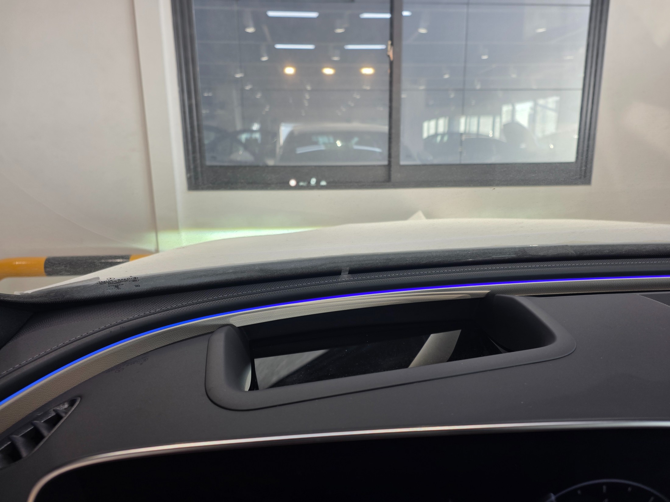 E300