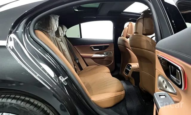 E300