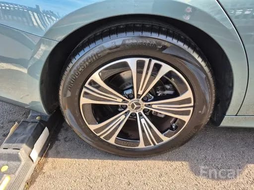 E200