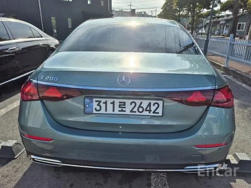 E200