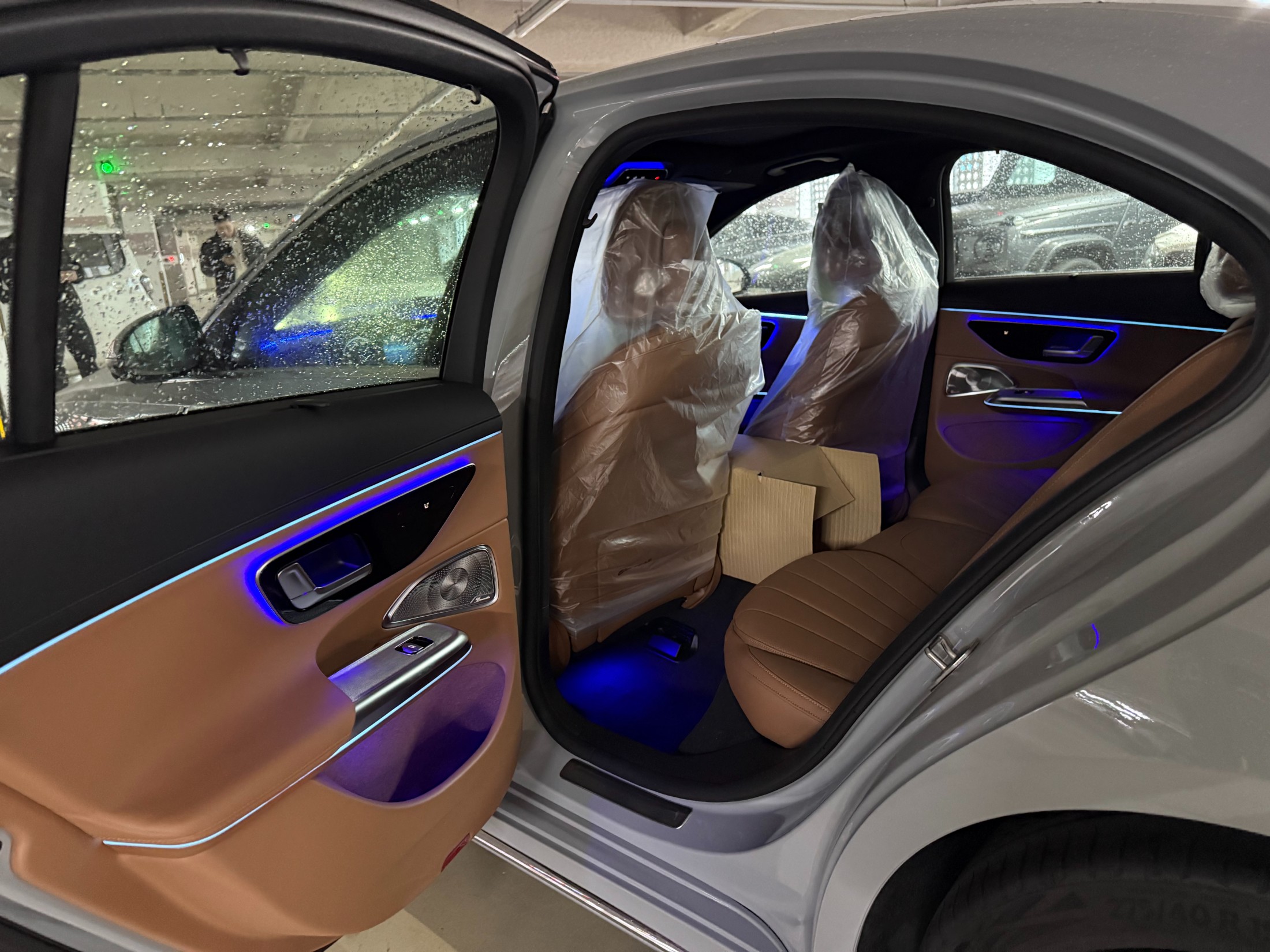 E300