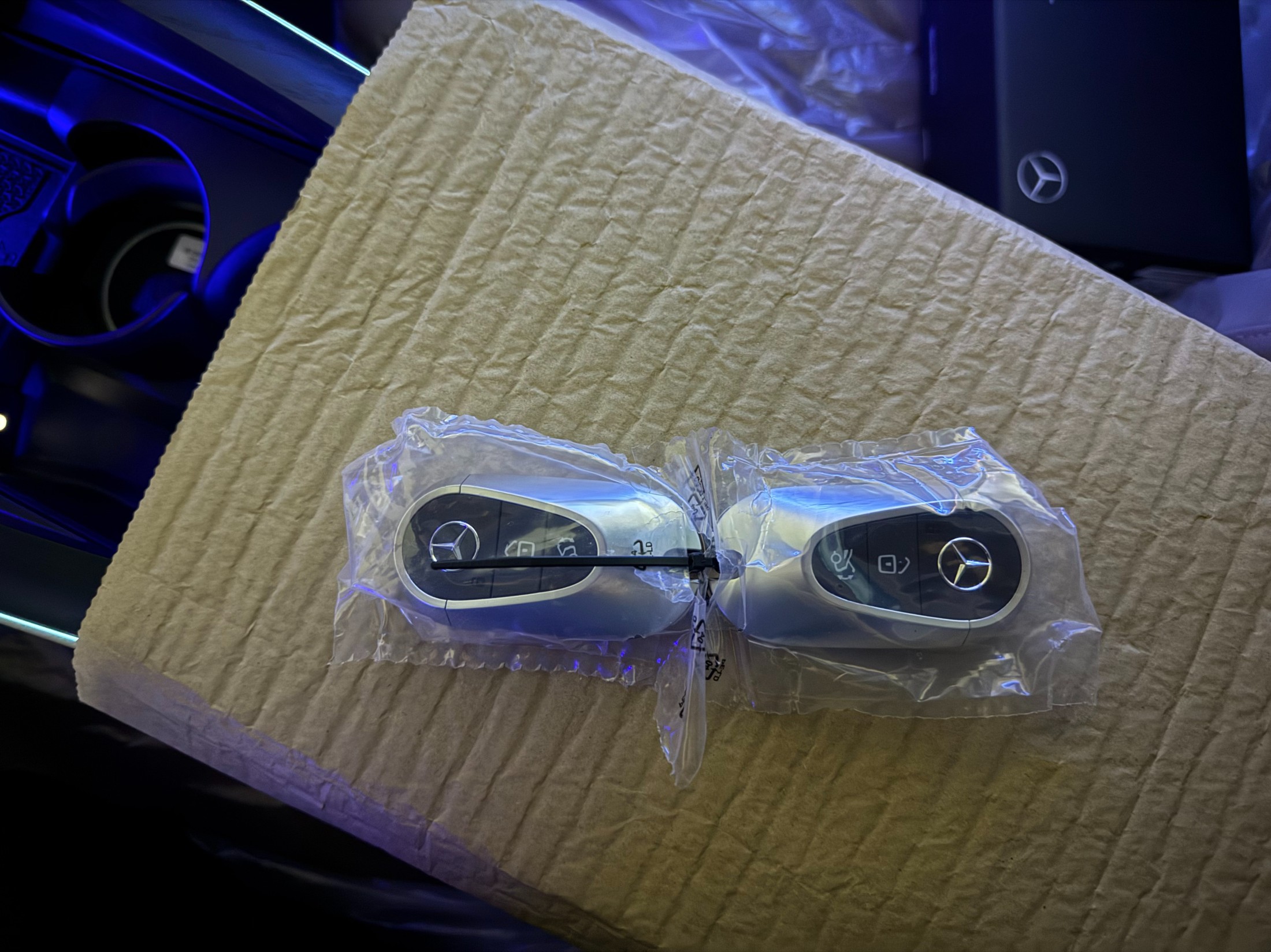 E300
