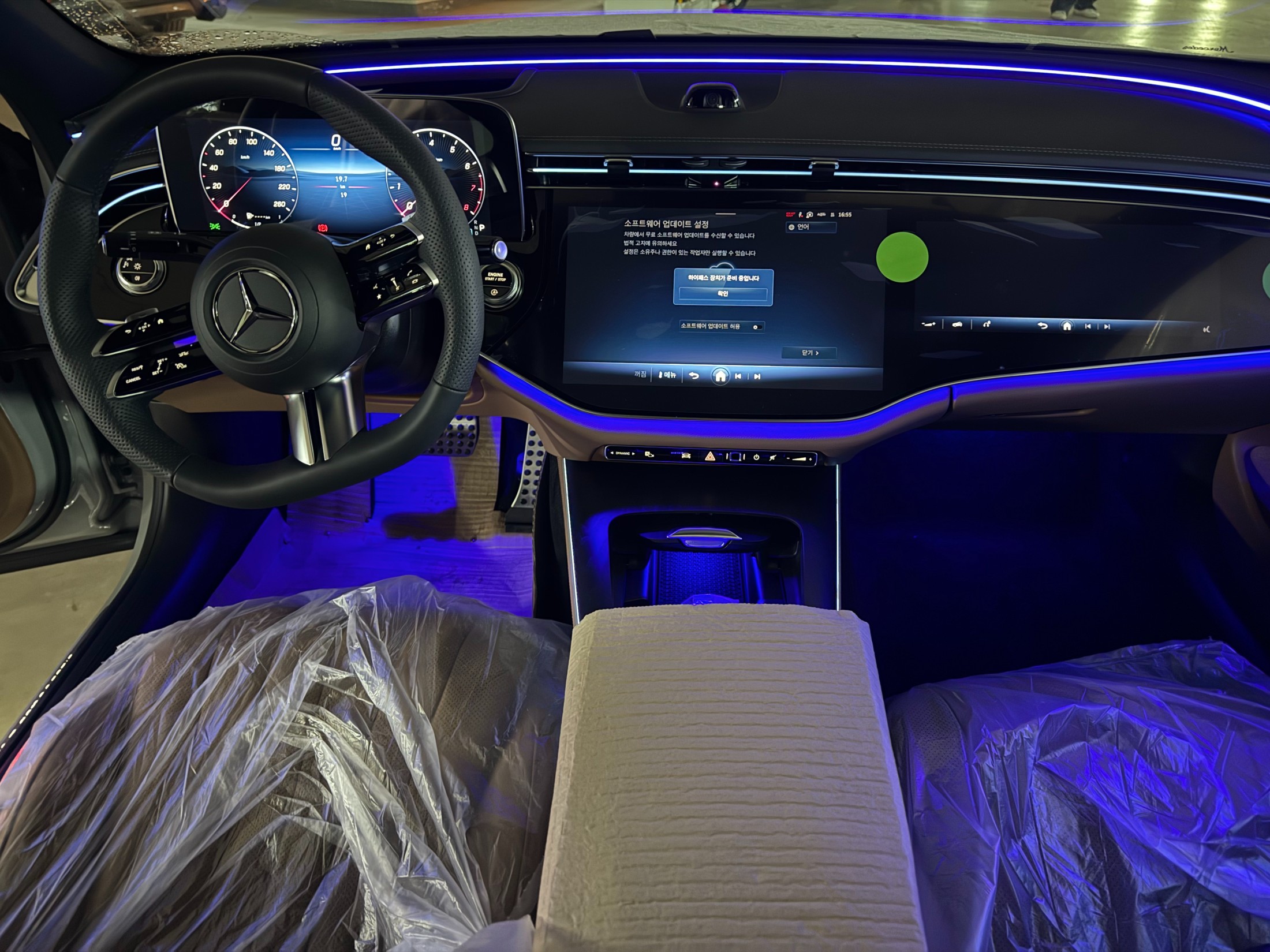 E300