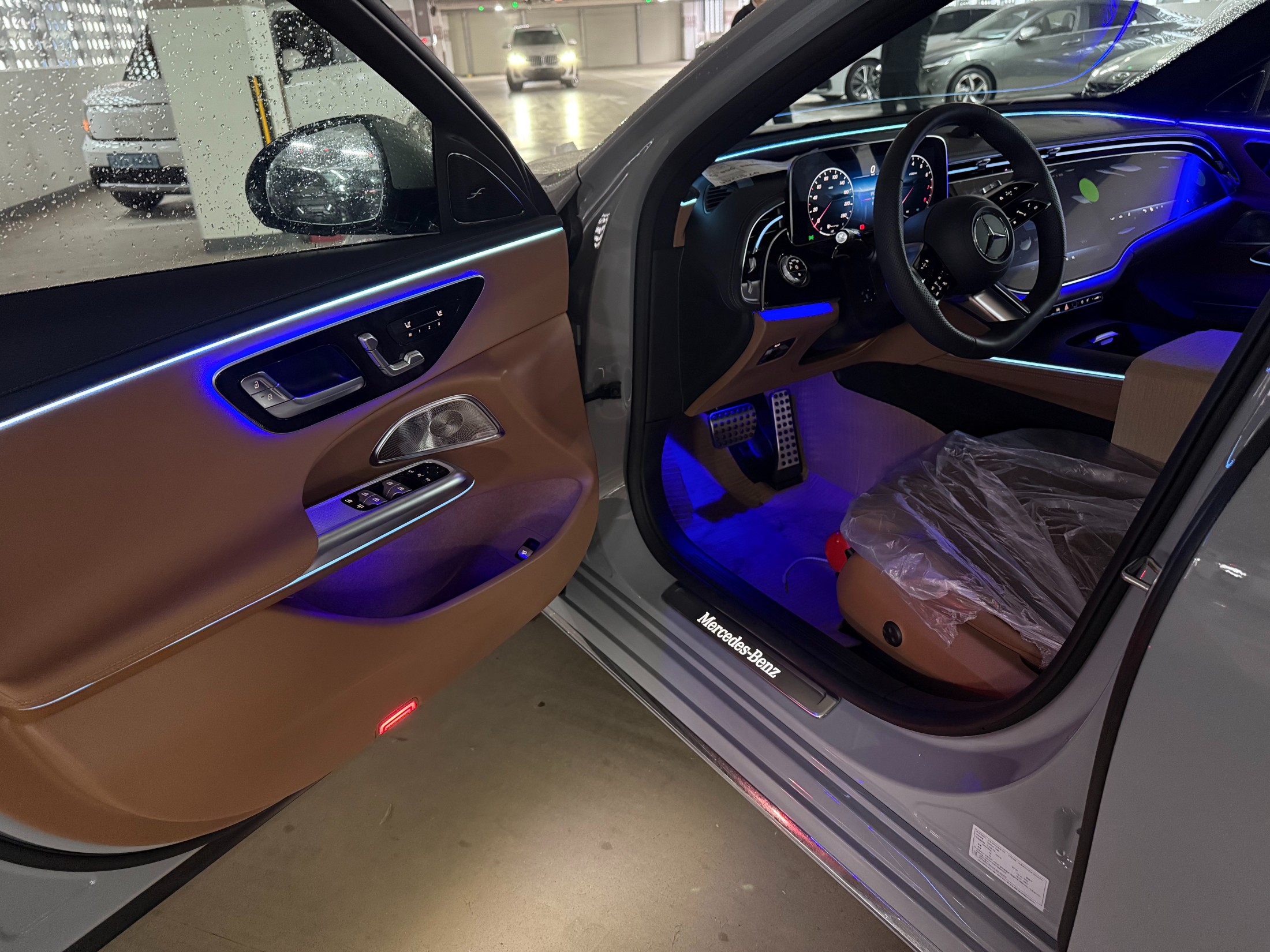E300