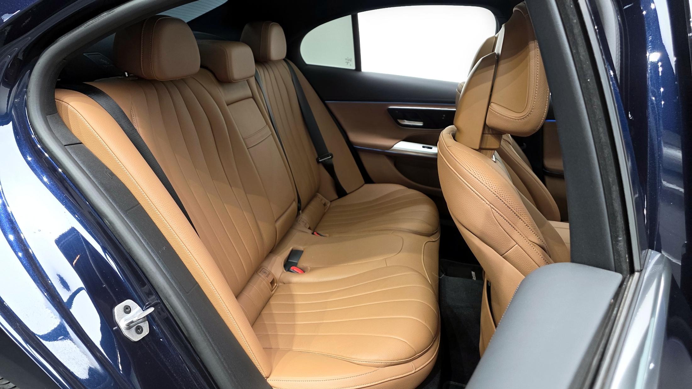 E300