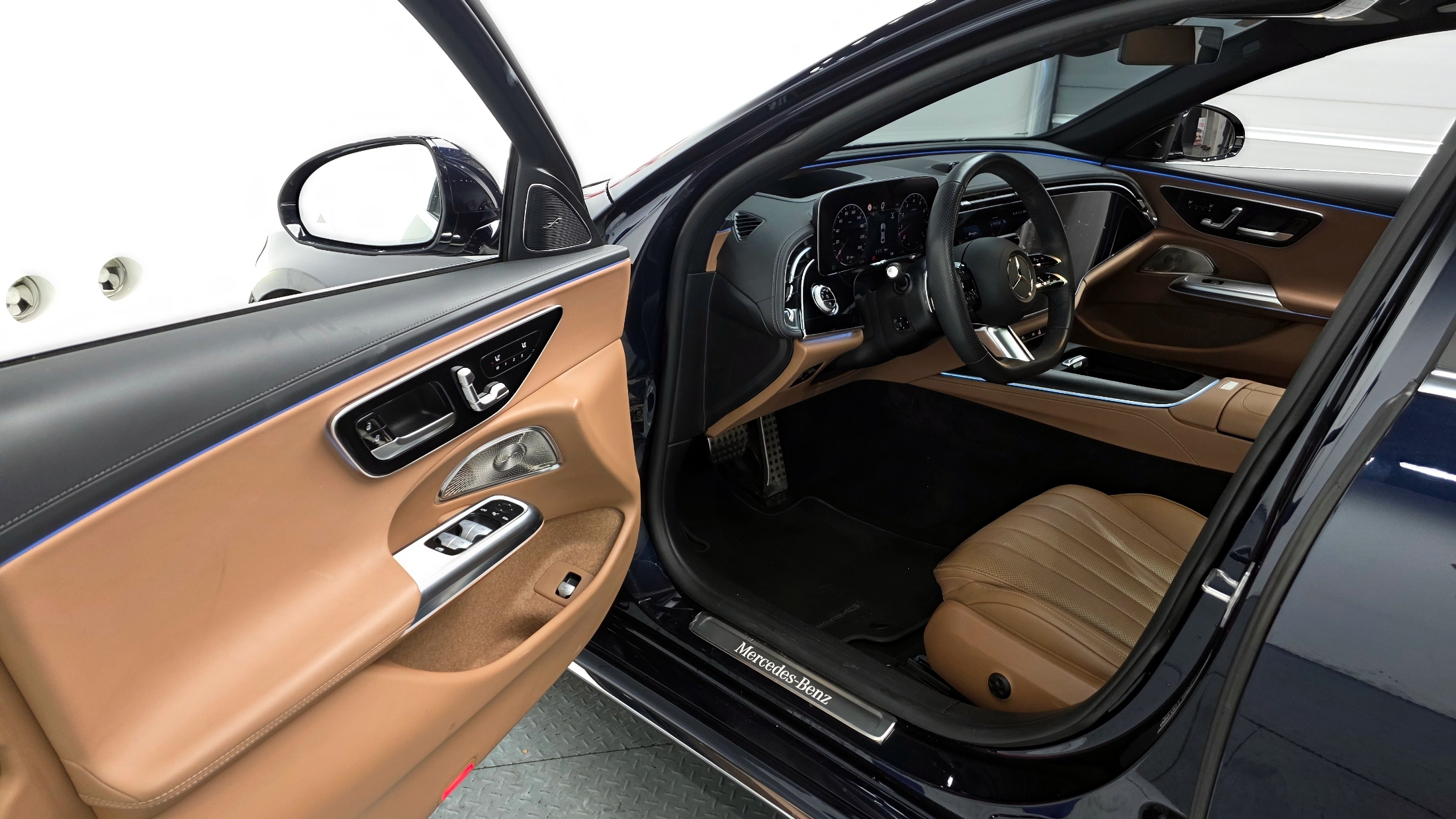 E300