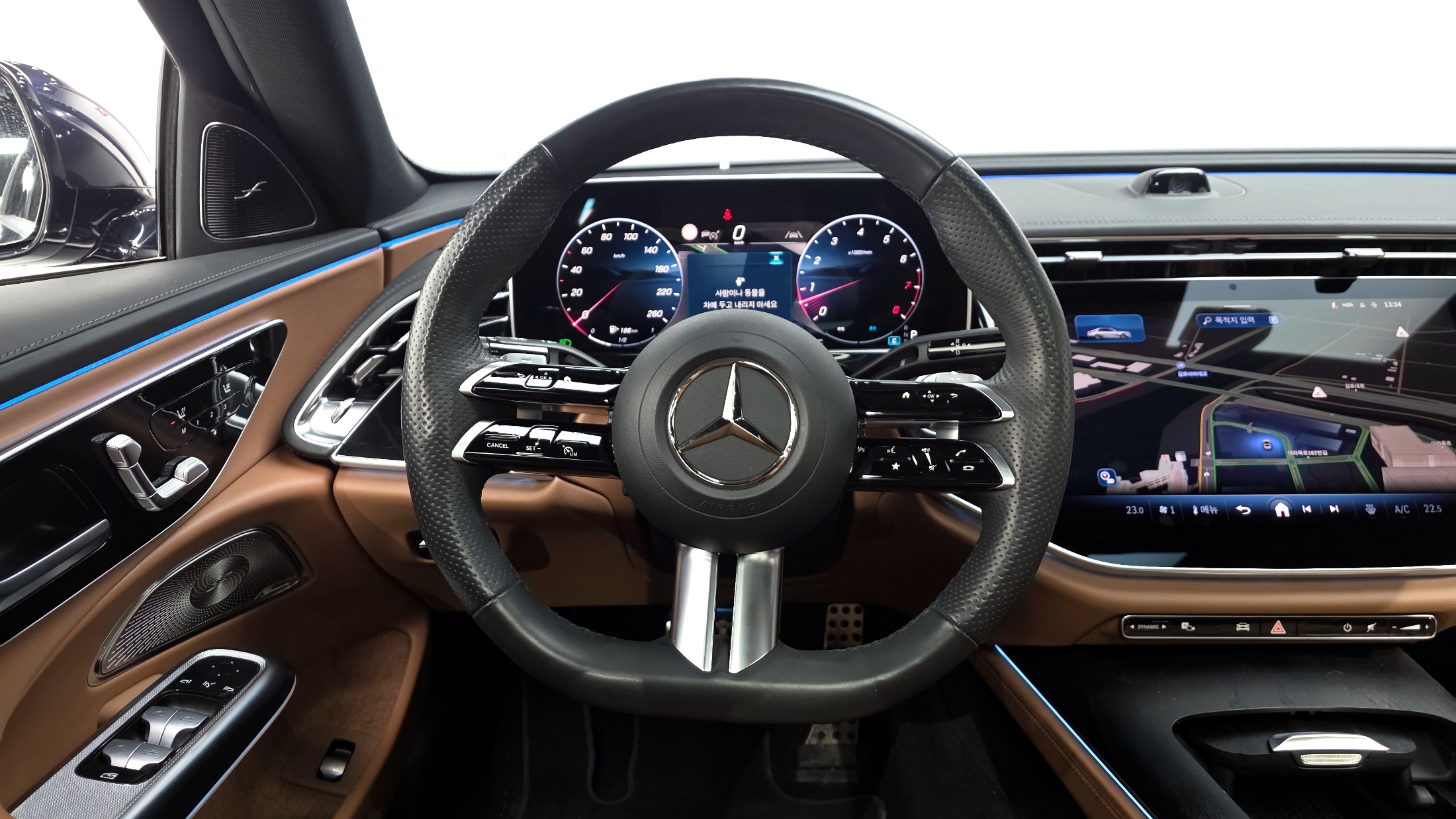 E300