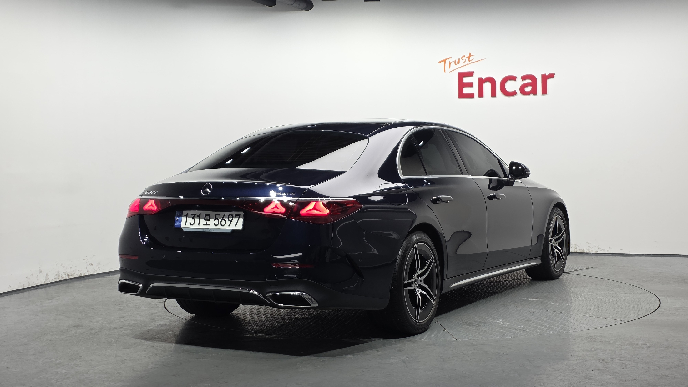 E300