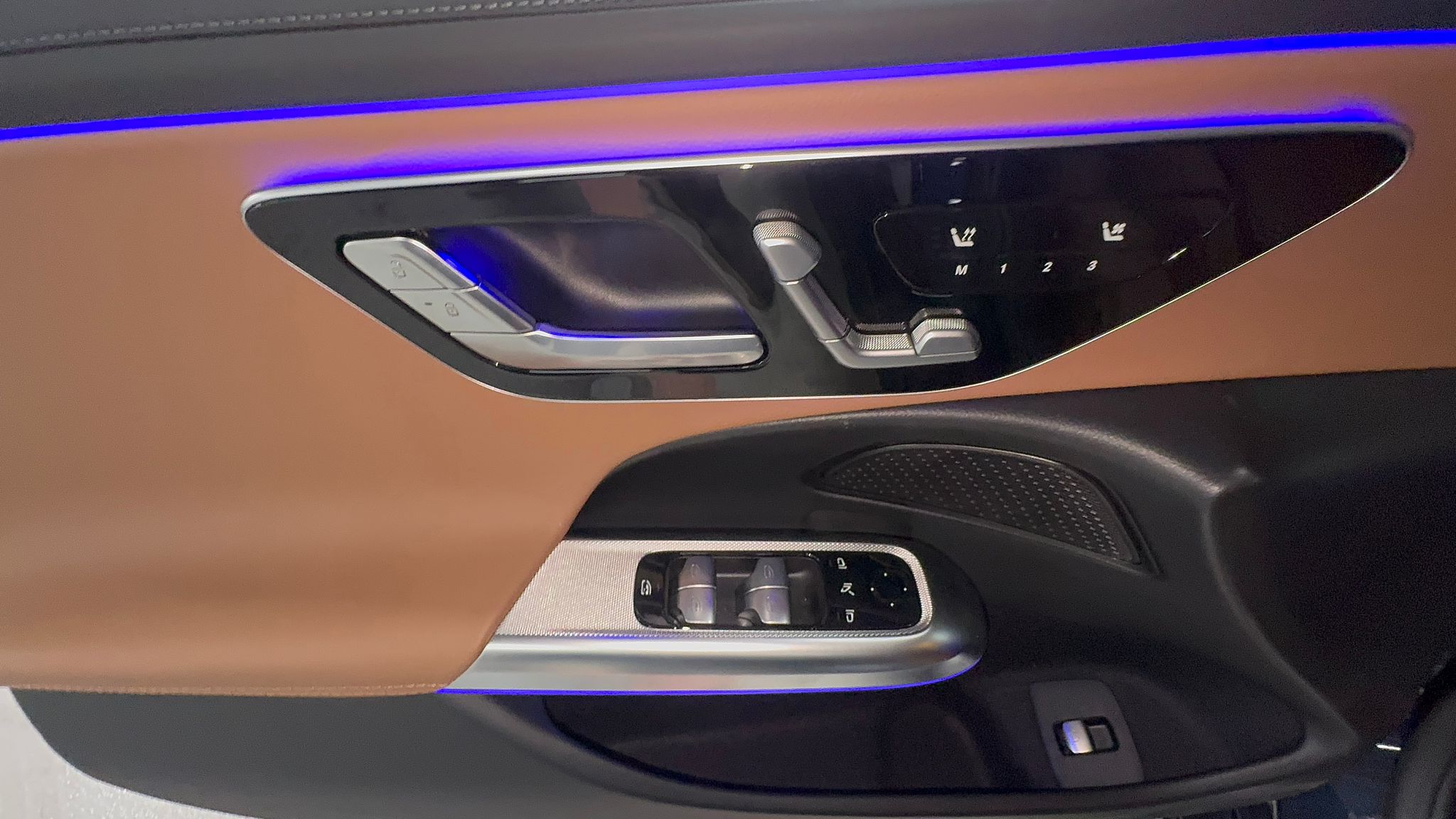 E200