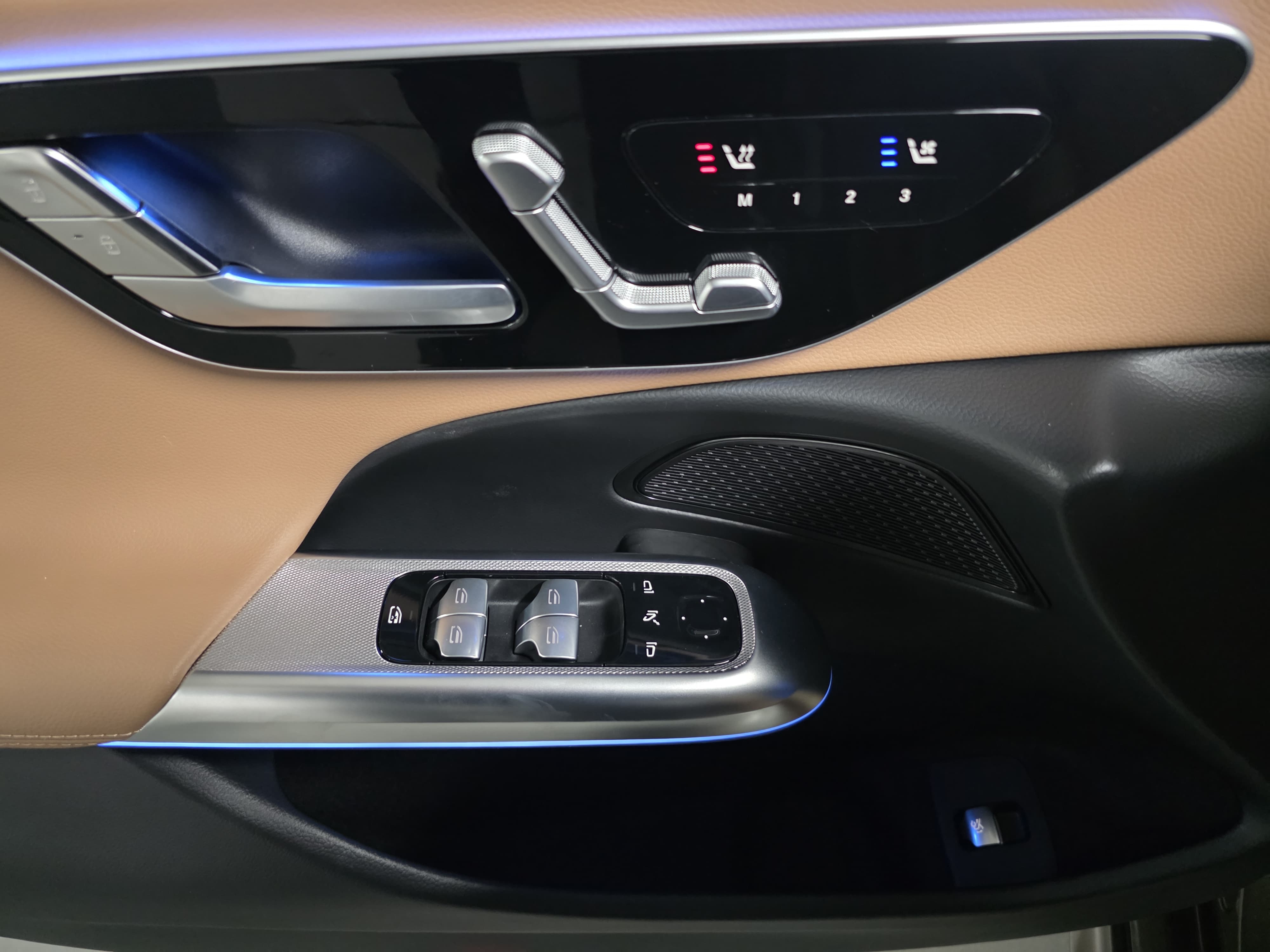 E200