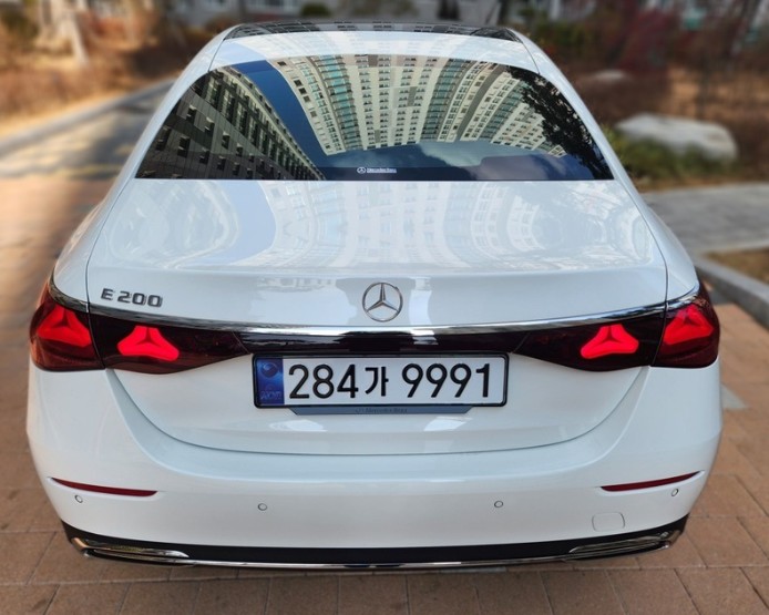 E200