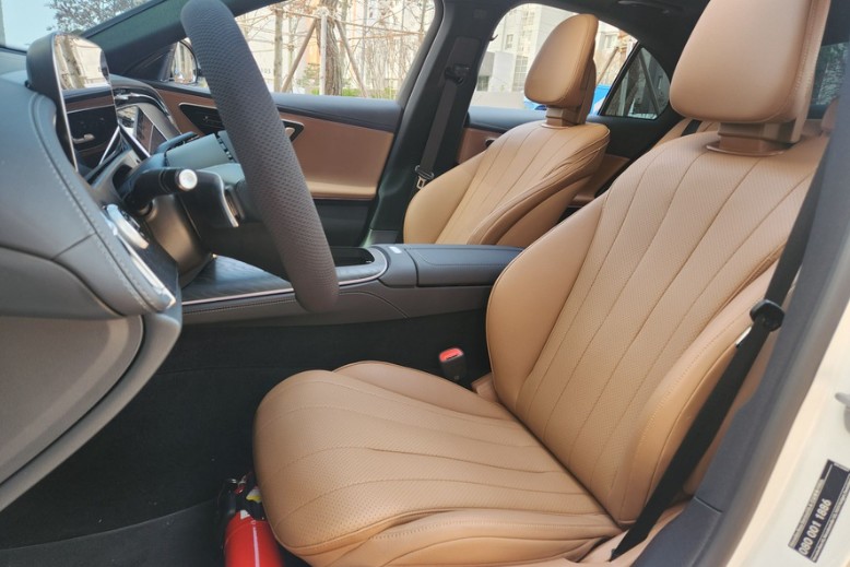 E200
