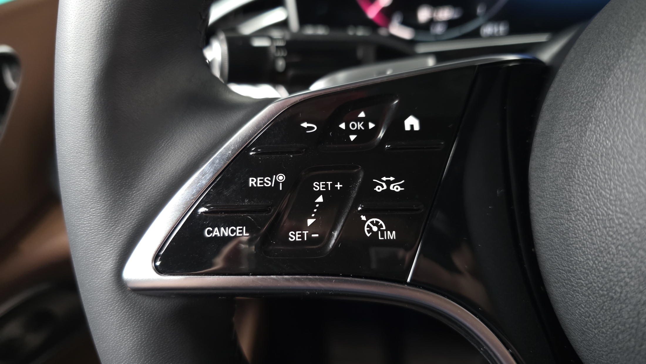 E300