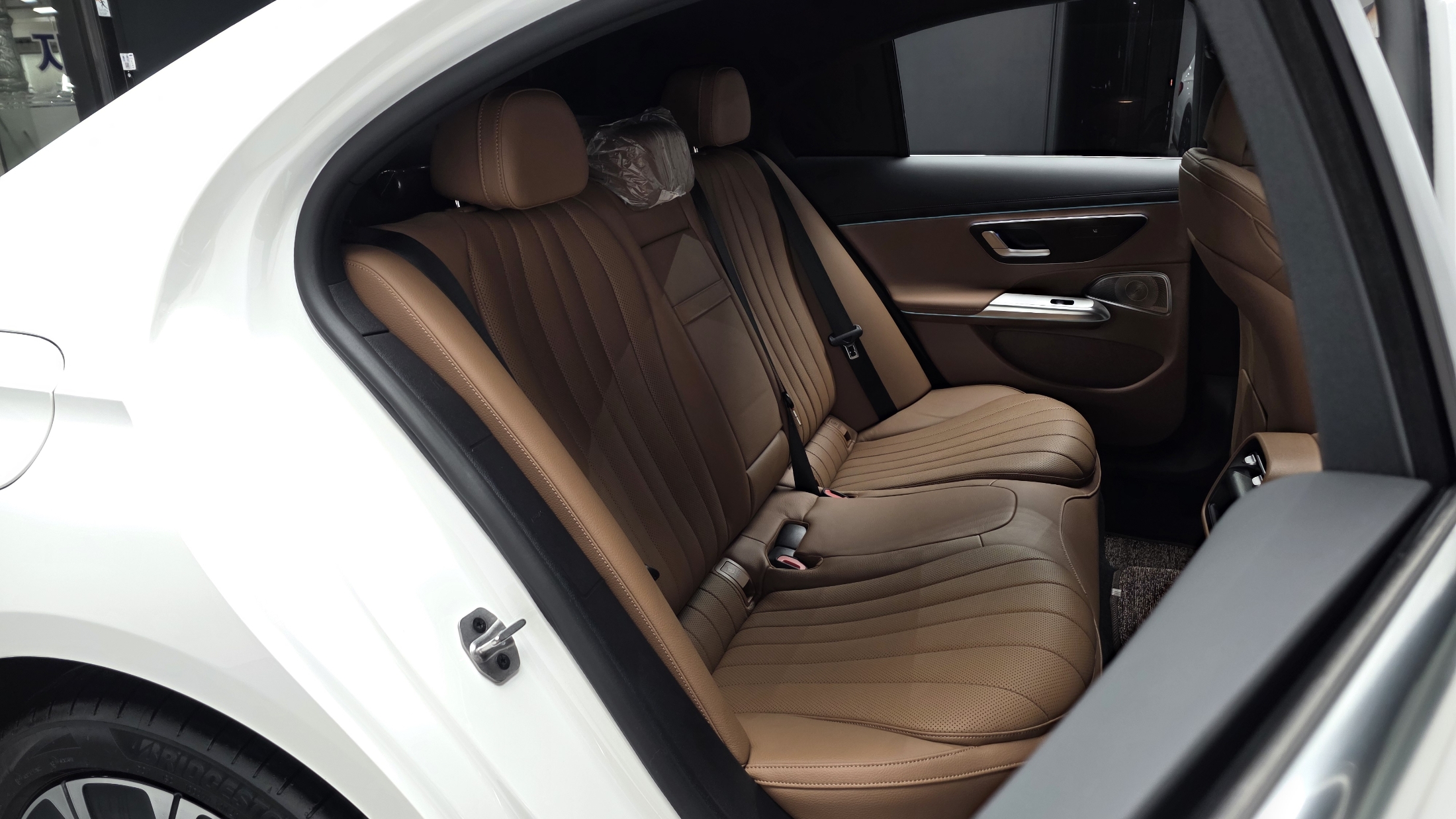 E300