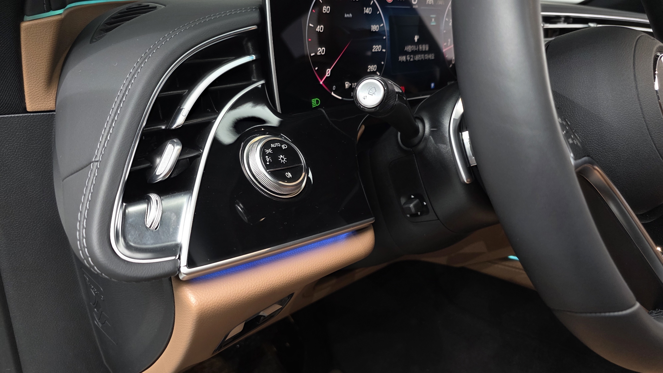 E300