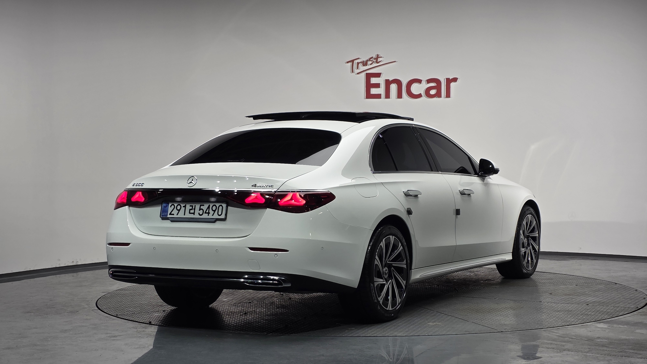 E300