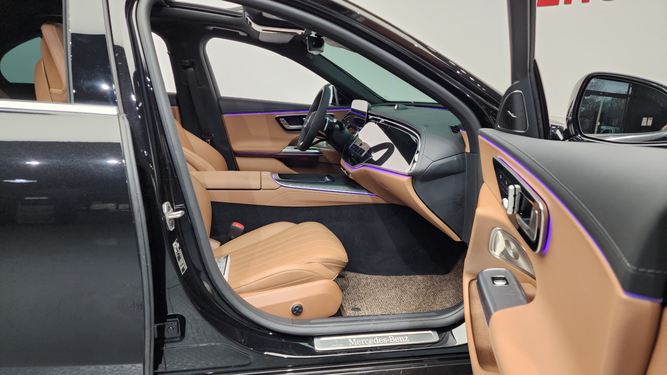 E300