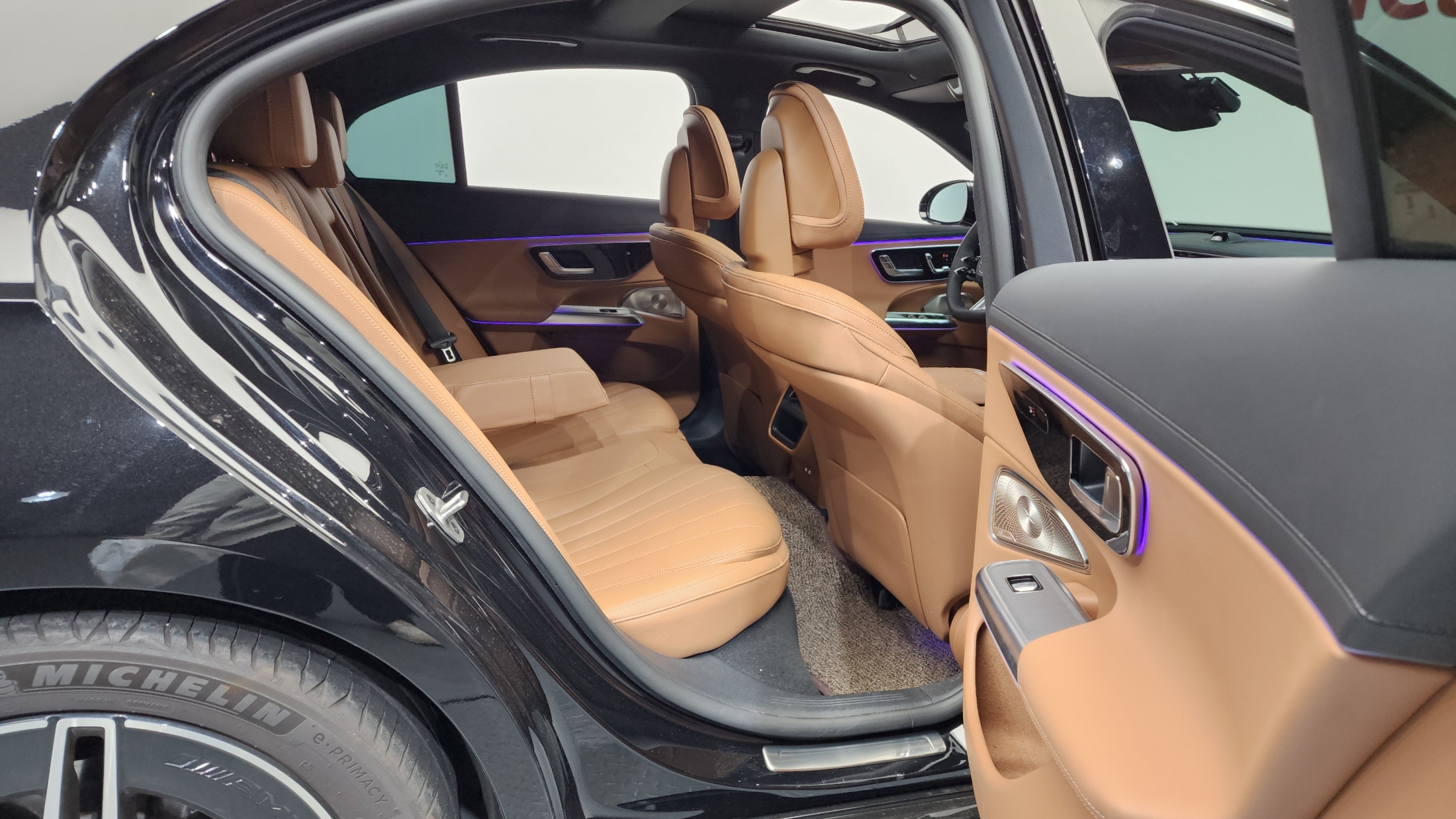 E300