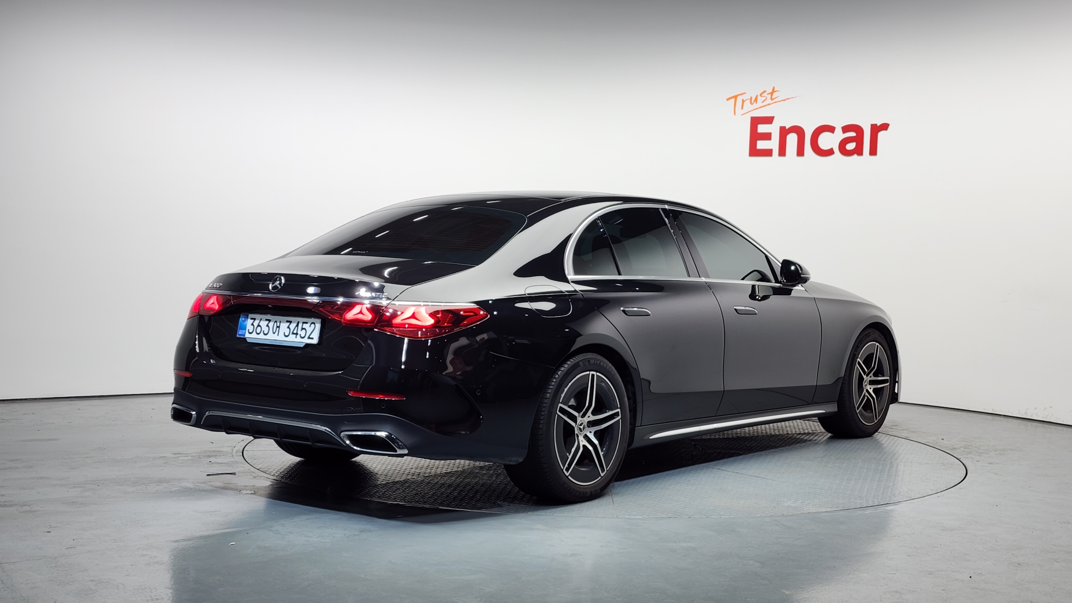 E300