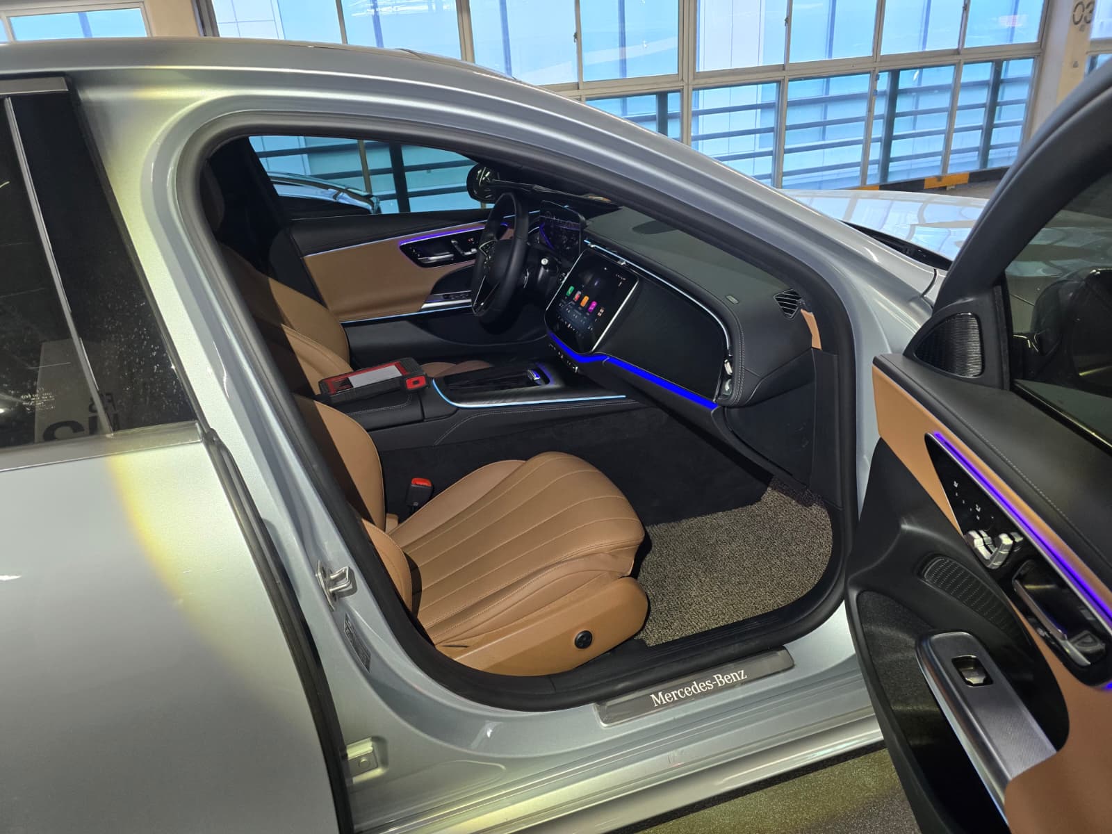 E200
