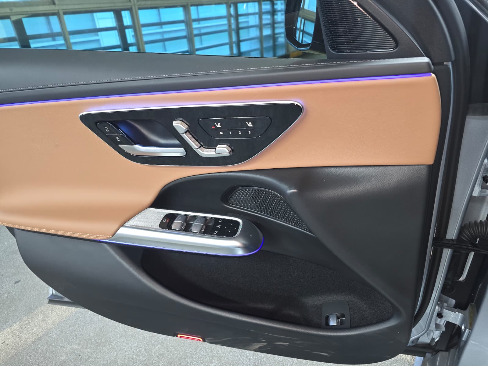 E200