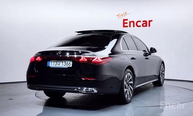 E300