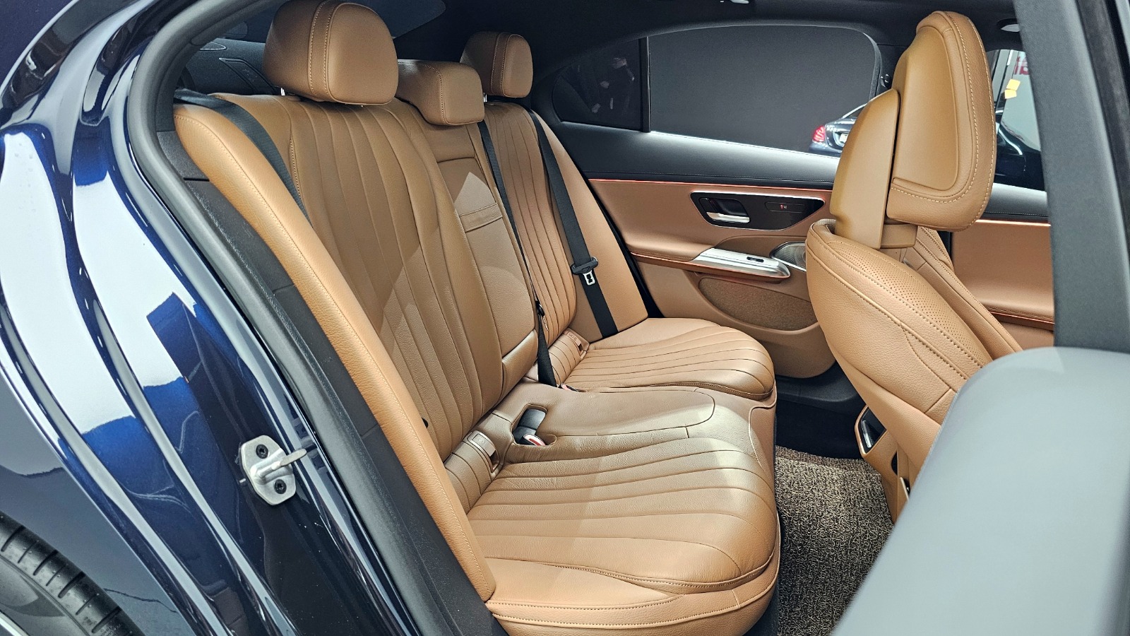 E300