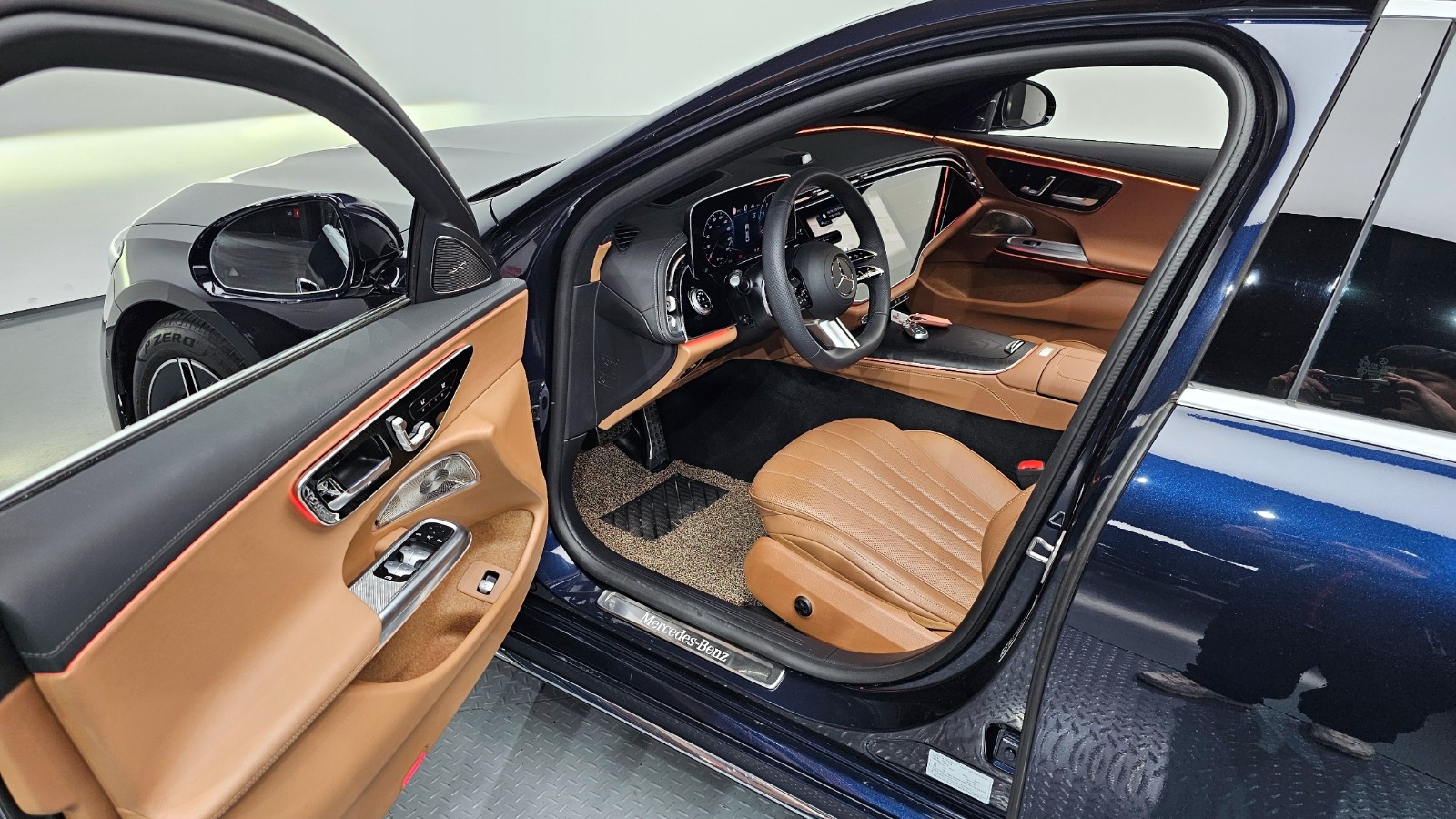 E300